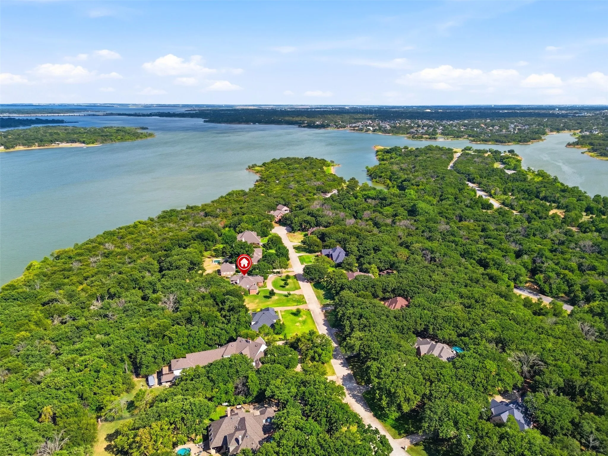 Single Family Residence For Sale in Denton County , 4005 Brooks Court, Highland Village, Texas 76226, 4 Bedroom, 3 Bathroom, 3 Garage spaces, 3,511 Sqft, built in 1996, mls#21349261, Real Estate Agent in Highland Village, Homes For Sale in Denton county, Homes For Sale in Highland Village, Realtor in Highland Village Texas, Real Estate Brokerage Independent Realty Texas, Luminita Cordes Realtor