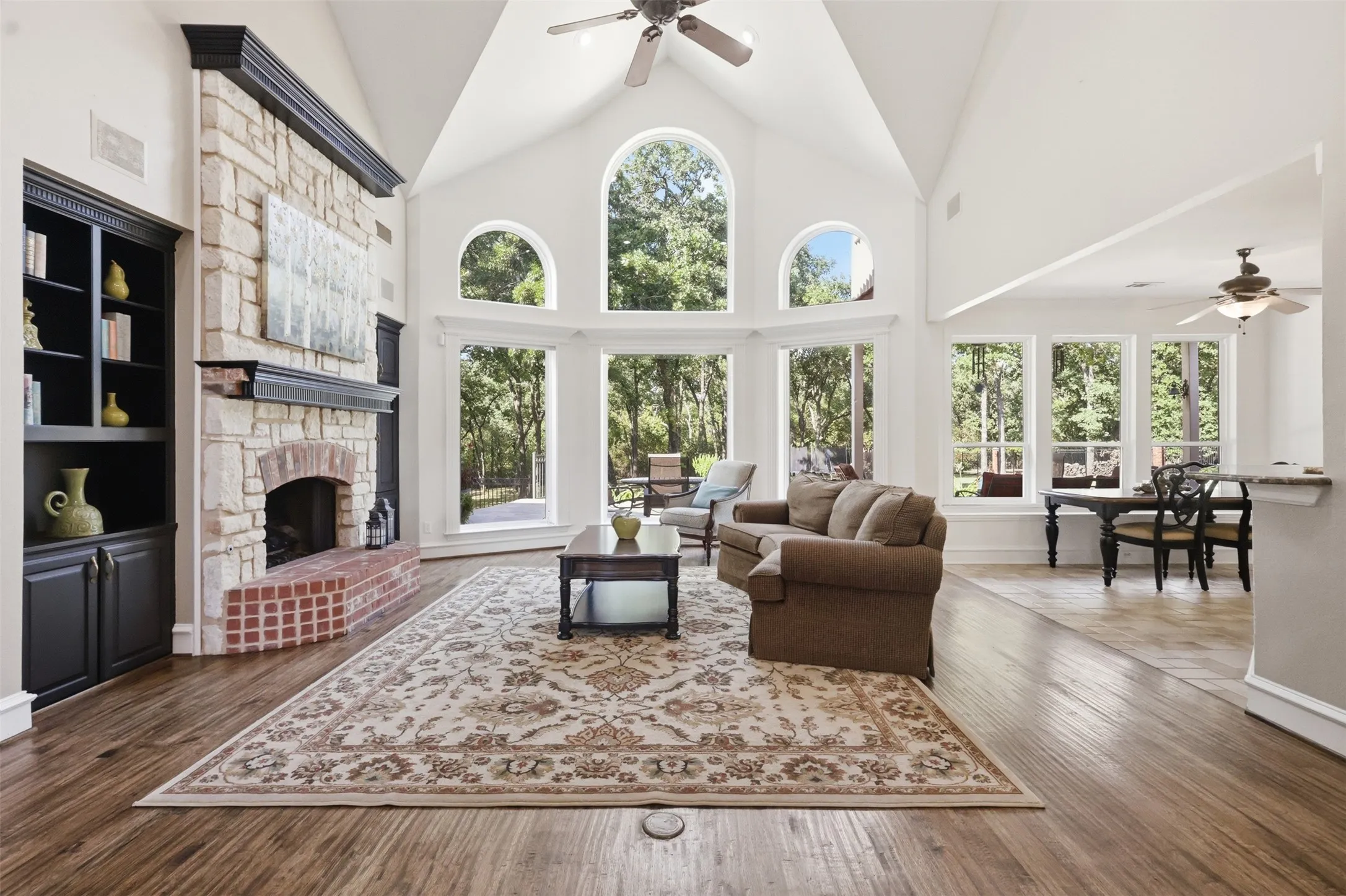 Single Family Residence For Sale in Denton County , 4005 Brooks Court, Highland Village, Texas 76226, 4 Bedroom, 3 Bathroom, 3 Garage spaces, 3,511 Sqft, built in 1996, mls#21349261, Real Estate Agent in Highland Village, Homes For Sale in Denton county, Homes For Sale in Highland Village, Realtor in Highland Village Texas, Real Estate Brokerage Independent Realty Texas, Luminita Cordes Realtor