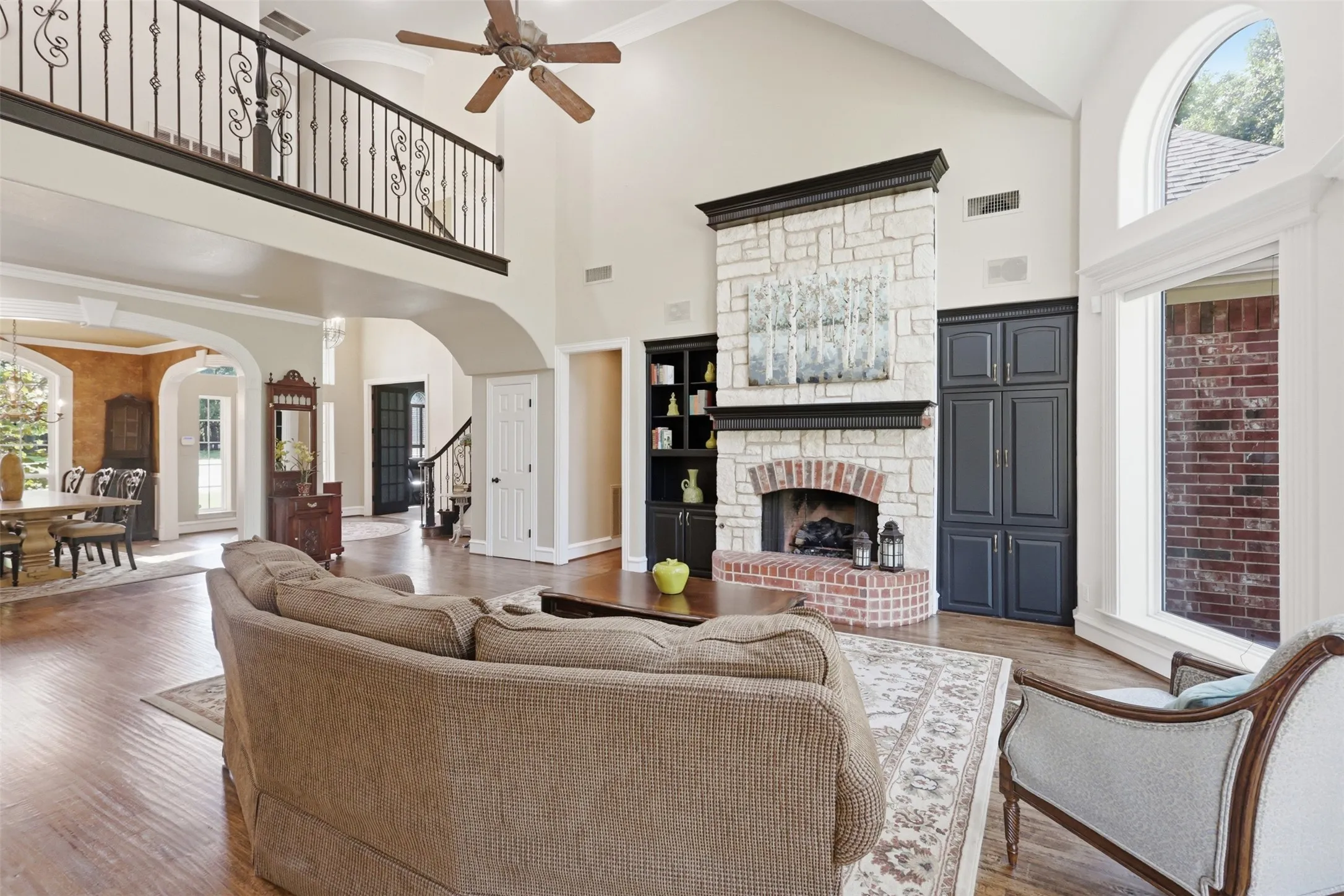 Single Family Residence For Sale in Denton County , 4005 Brooks Court, Highland Village, Texas 76226, 4 Bedroom, 3 Bathroom, 3 Garage spaces, 3,511 Sqft, built in 1996, mls#21349261, Real Estate Agent in Highland Village, Homes For Sale in Denton county, Homes For Sale in Highland Village, Realtor in Highland Village Texas, Real Estate Brokerage Independent Realty Texas, Luminita Cordes Realtor
