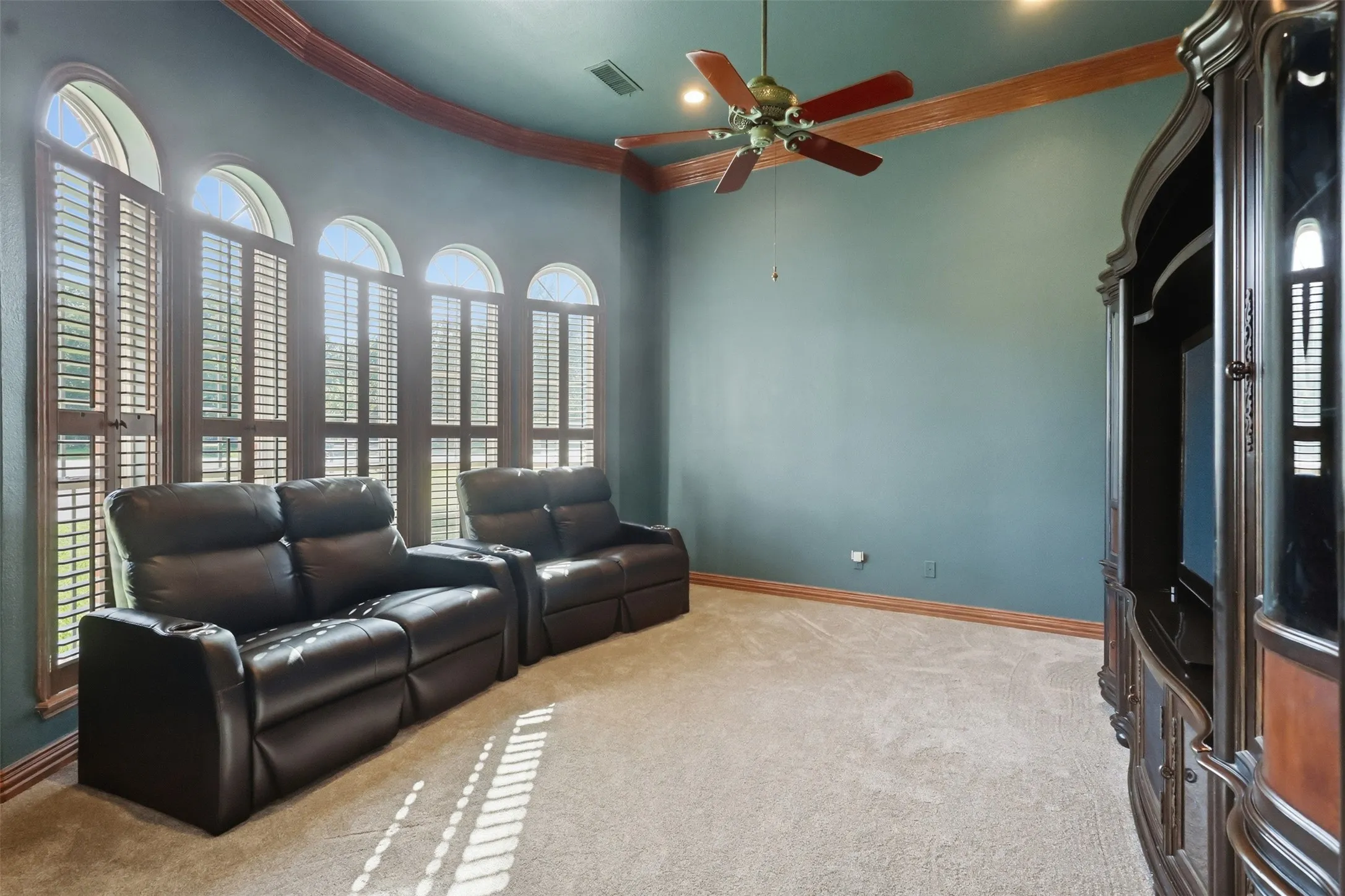 Single Family Residence For Sale in Denton County , 4005 Brooks Court, Highland Village, Texas 76226, 4 Bedroom, 3 Bathroom, 3 Garage spaces, 3,511 Sqft, built in 1996, mls#21349261, Real Estate Agent in Highland Village, Homes For Sale in Denton county, Homes For Sale in Highland Village, Realtor in Highland Village Texas, Real Estate Brokerage Independent Realty Texas, Luminita Cordes Realtor