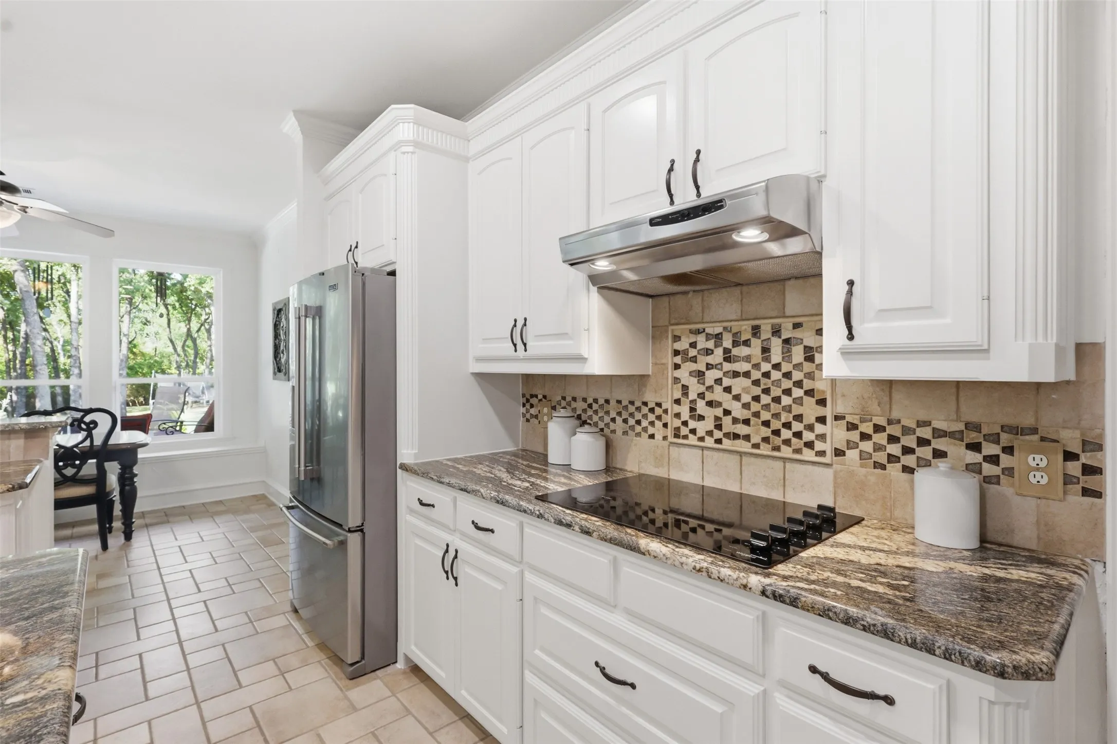 Single Family Residence For Sale in Denton County , 4005 Brooks Court, Highland Village, Texas 76226, 4 Bedroom, 3 Bathroom, 3 Garage spaces, 3,511 Sqft, built in 1996, mls#21349261, Real Estate Agent in Highland Village, Homes For Sale in Denton county, Homes For Sale in Highland Village, Realtor in Highland Village Texas, Real Estate Brokerage Independent Realty Texas, Luminita Cordes Realtor