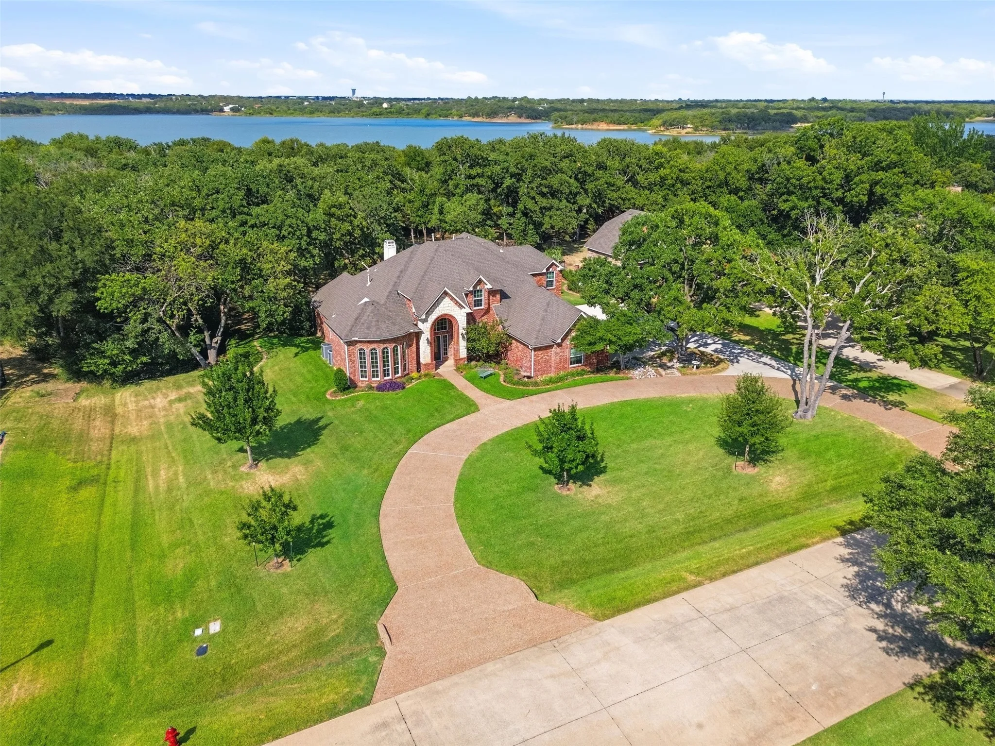 Single Family Residence For Sale in Denton County , 4005 Brooks Court, Highland Village, Texas 76226, 4 Bedroom, 3 Bathroom, 3 Garage spaces, 3,511 Sqft, built in 1996, mls#21349261, Real Estate Agent in Highland Village, Homes For Sale in Denton county, Homes For Sale in Highland Village, Realtor in Highland Village Texas, Real Estate Brokerage Independent Realty Texas, Luminita Cordes Realtor