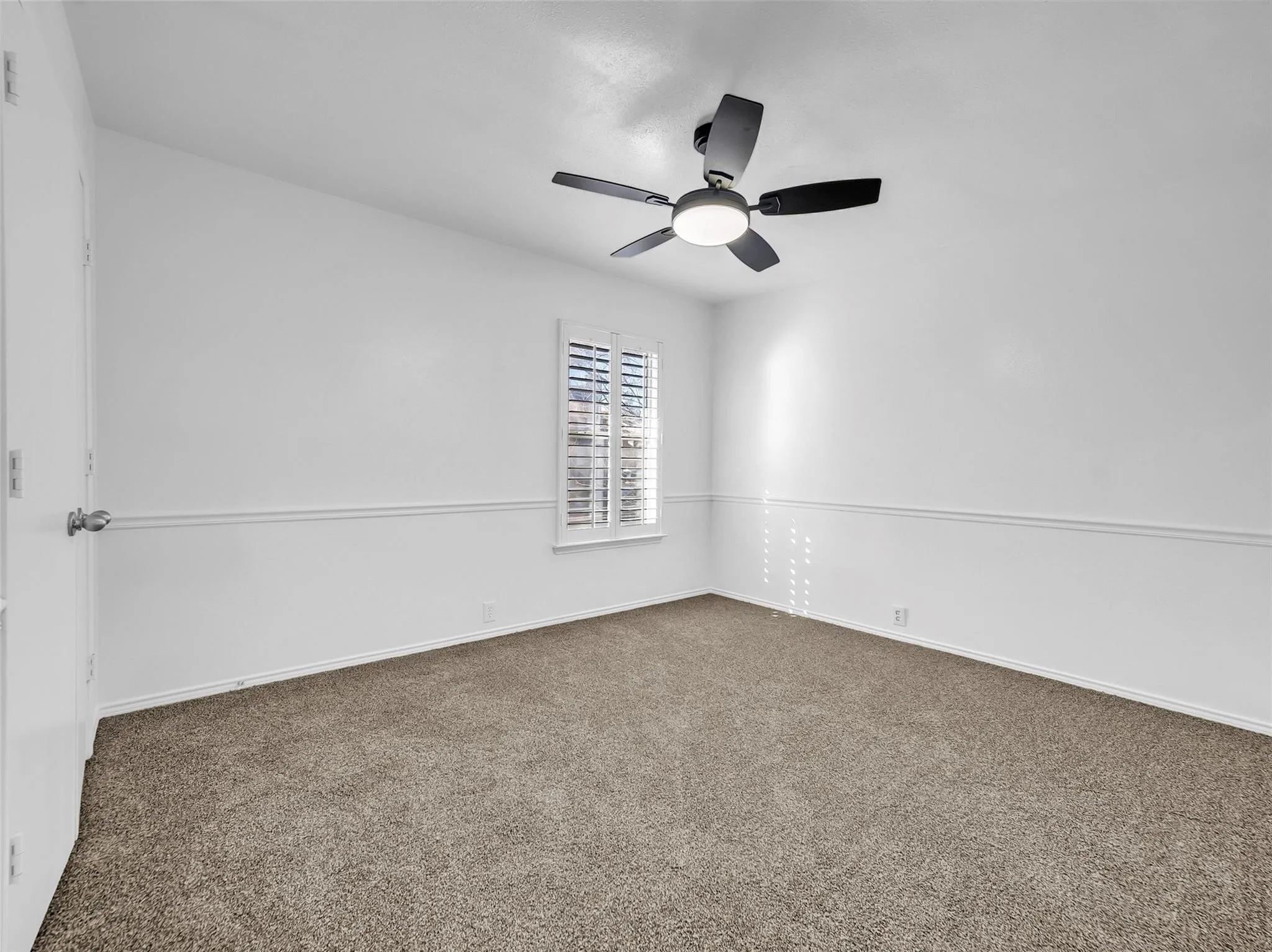 Single Family Residence For Sale in Tarrant County , 5310 Vista Verde Drive, Arlington, Texas 76017, 5 Bedroom, 3 Bathroom, 2 Garage spaces, 2,230 Sqft, built in 1996, mls#21356440, Real Estate Agent in Arlington, Homes For Sale in Tarrant county, Homes For Sale in Arlington, Realtor in Arlington Texas, Real Estate Brokerage Independent Realty Texas, Luminita Cordes Realtor
