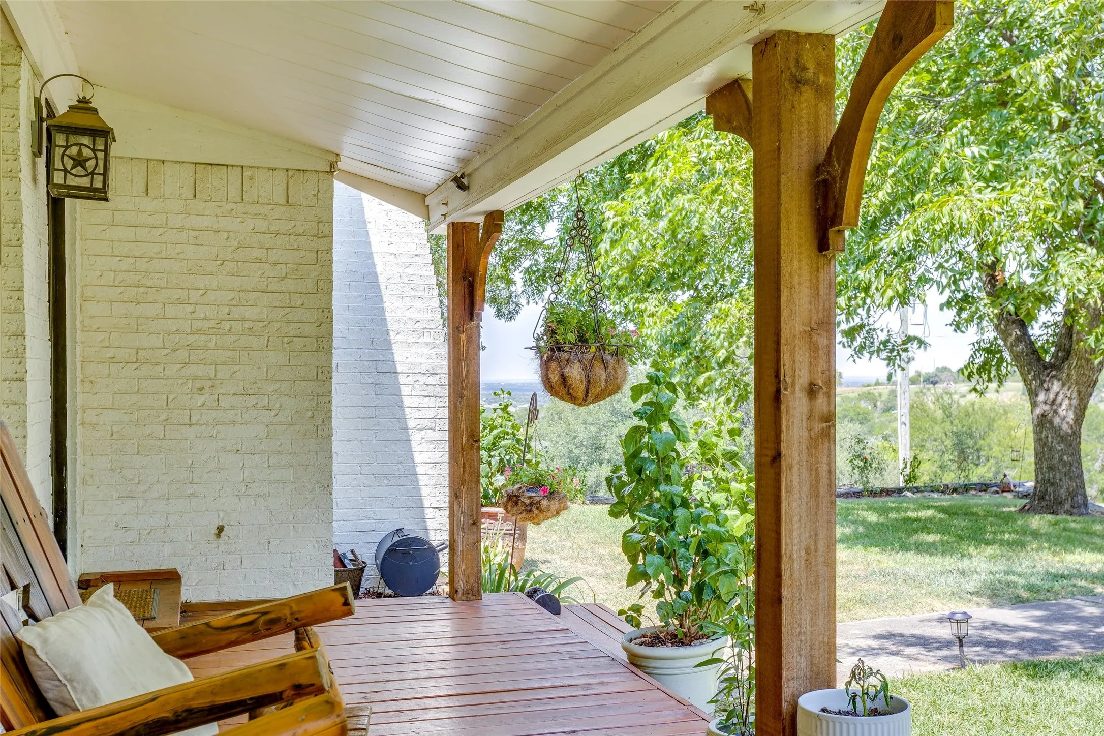 Single Family Residence For Sale in Parker County , 13800 Llano Drive, Weatherford, Texas 76087, 3 Bedroom, 2 Bathroom, 2 Garage spaces, 2,086 Sqft, built in 1920, mls#21337145, Real Estate Agent in Weatherford, Homes For Sale in Parker county, Homes For Sale in Weatherford, Realtor in Weatherford Texas, Real Estate Brokerage Independent Realty Texas, Luminita Cordes Realtor