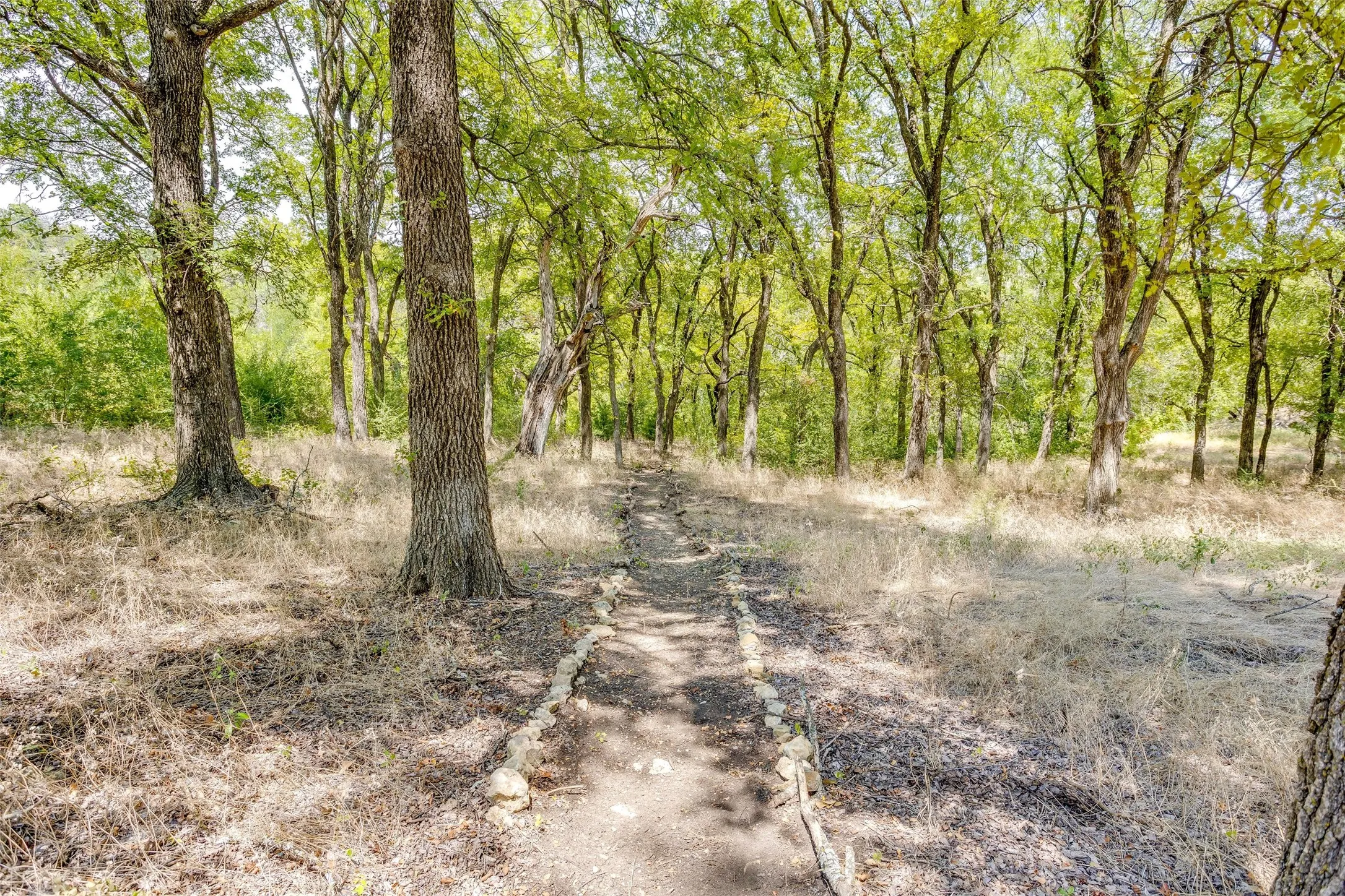 Single Family Residence For Sale in Parker County , 13800 Llano Drive, Weatherford, Texas 76087, 3 Bedroom, 2 Bathroom, 2 Garage spaces, 2,086 Sqft, built in 1920, mls#21337145, Real Estate Agent in Weatherford, Homes For Sale in Parker county, Homes For Sale in Weatherford, Realtor in Weatherford Texas, Real Estate Brokerage Independent Realty Texas, Luminita Cordes Realtor