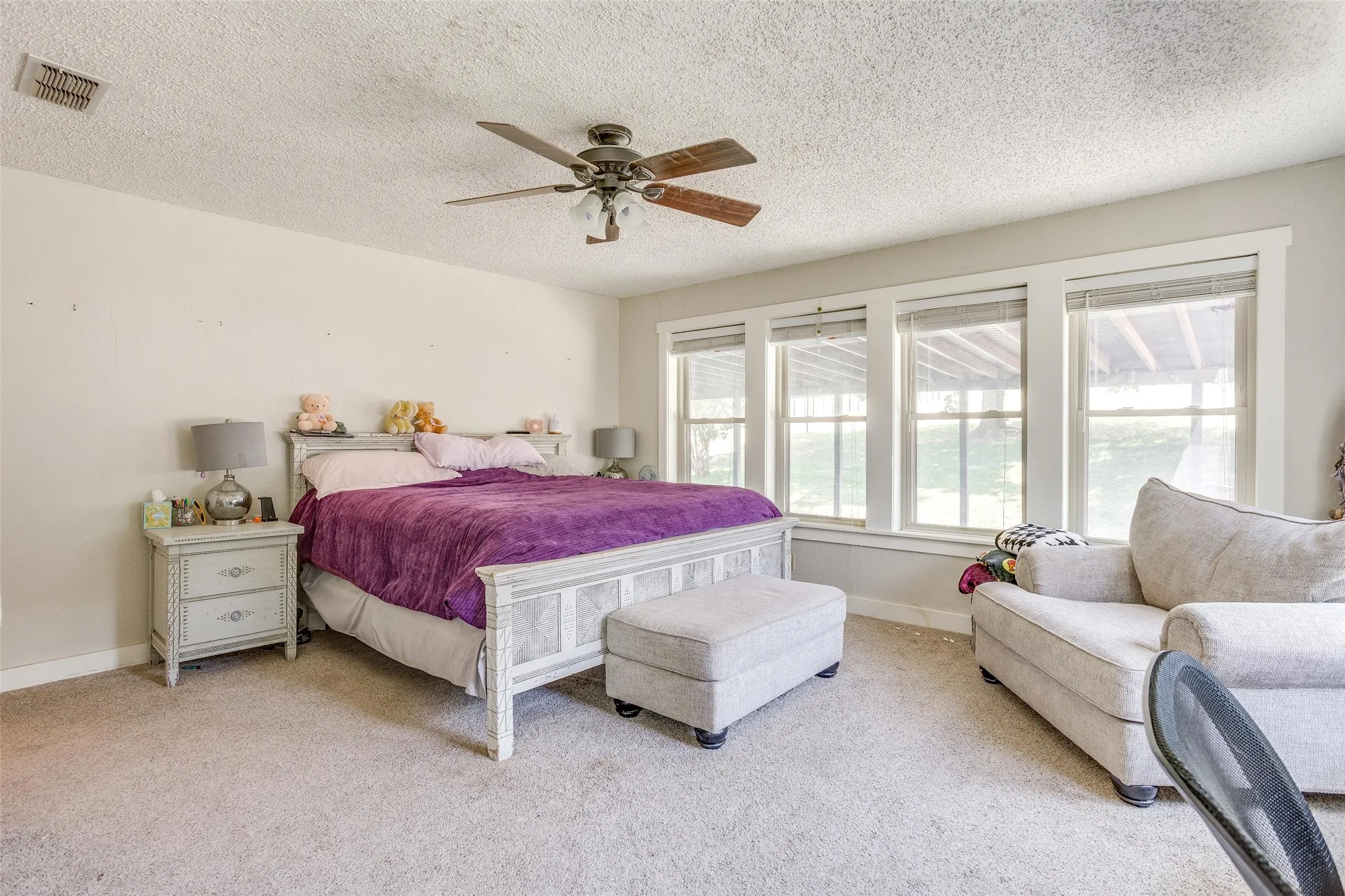 Single Family Residence For Sale in Parker County , 13800 Llano Drive, Weatherford, Texas 76087, 3 Bedroom, 2 Bathroom, 2 Garage spaces, 2,086 Sqft, built in 1920, mls#21337145, Real Estate Agent in Weatherford, Homes For Sale in Parker county, Homes For Sale in Weatherford, Realtor in Weatherford Texas, Real Estate Brokerage Independent Realty Texas, Luminita Cordes Realtor
