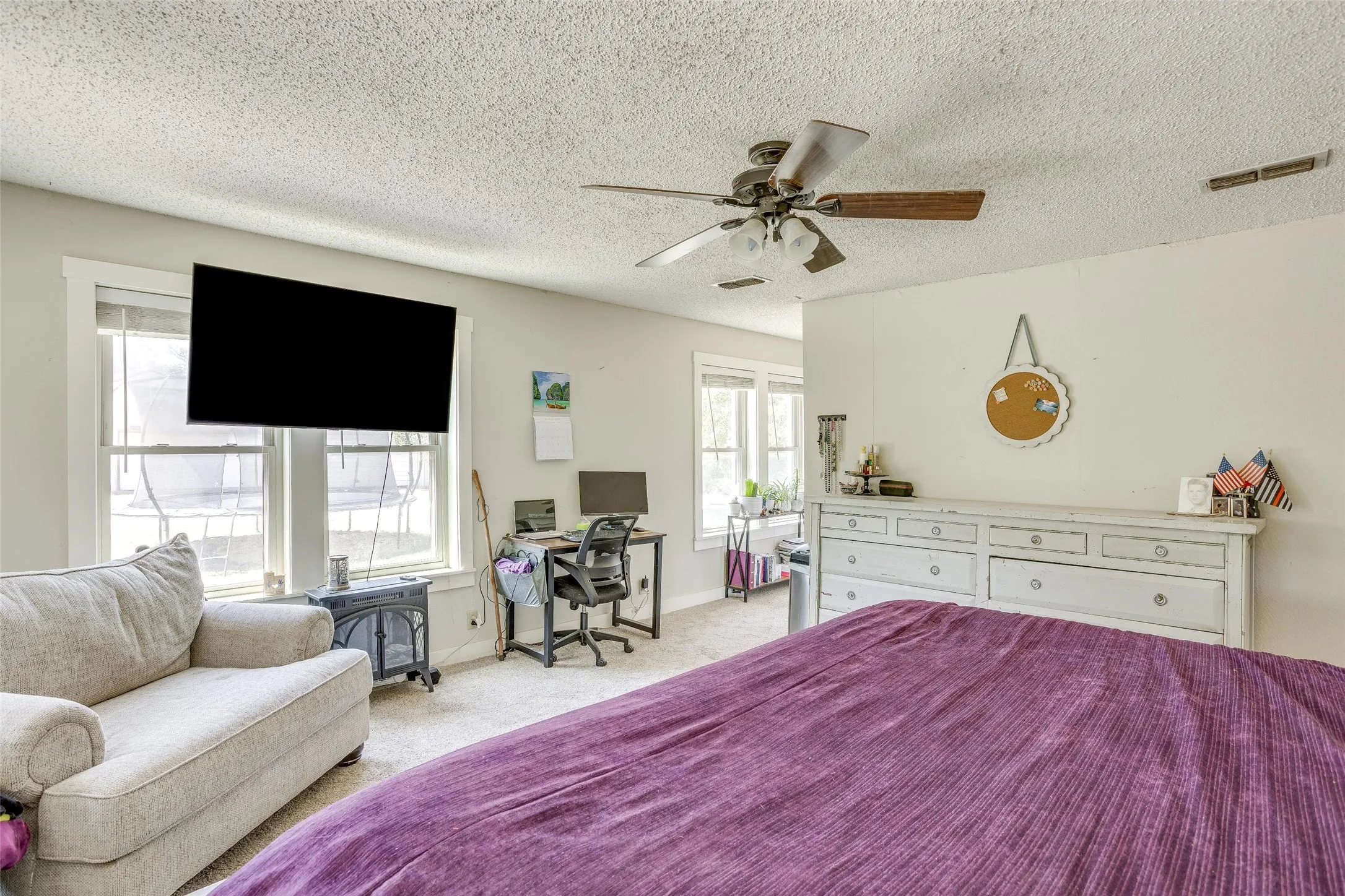 Single Family Residence For Sale in Parker County , 13800 Llano Drive, Weatherford, Texas 76087, 3 Bedroom, 2 Bathroom, 2 Garage spaces, 2,086 Sqft, built in 1920, mls#21337145, Real Estate Agent in Weatherford, Homes For Sale in Parker county, Homes For Sale in Weatherford, Realtor in Weatherford Texas, Real Estate Brokerage Independent Realty Texas, Luminita Cordes Realtor