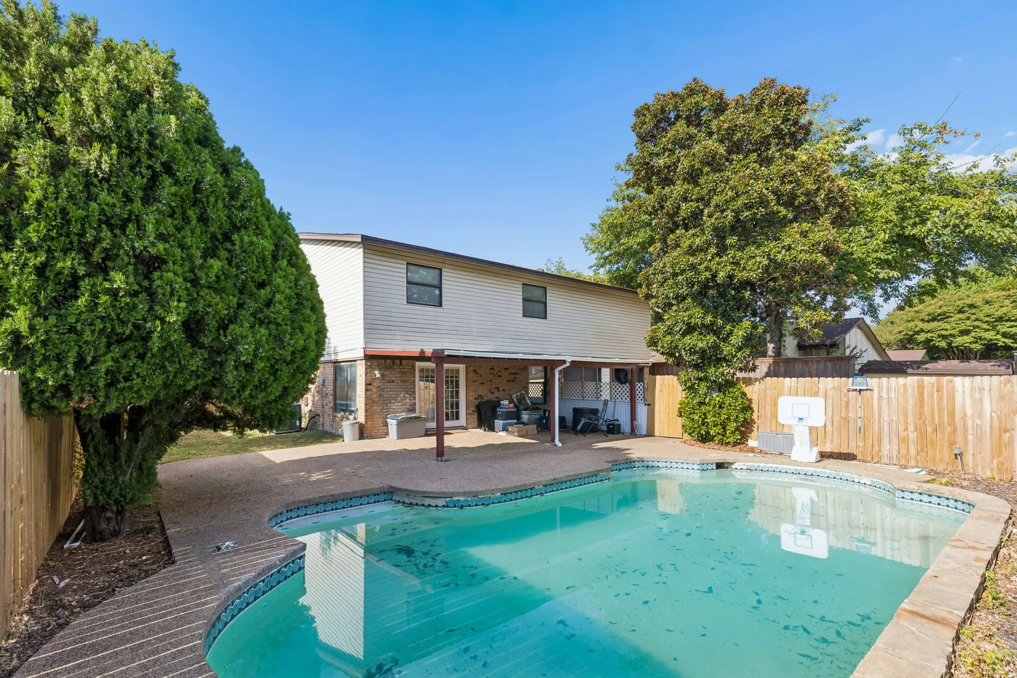 Single Family Residence For Sale in Dallas County , 3437 Castle Rock Lane, Garland, Texas 75044, 4 Bedroom, 3 Bathroom, 2 Garage spaces, 2,233 Sqft, built in 1974, mls#21355853, Real Estate Agent in Garland, Homes For Sale in Dallas county, Homes For Sale in Garland, Realtor in Garland Texas, Real Estate Brokerage Independent Realty Texas, Luminita Cordes Realtor
