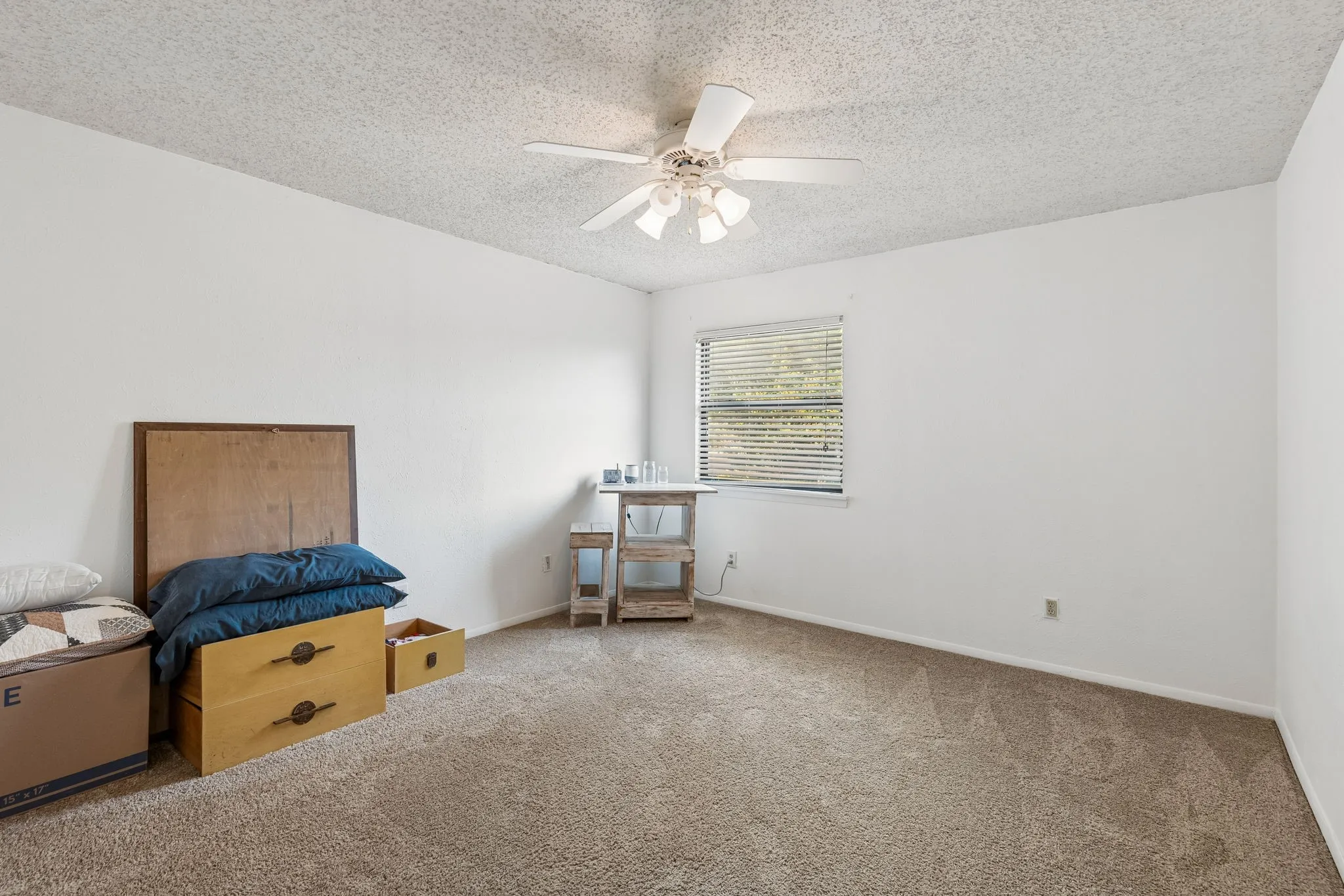 Single Family Residence For Sale in Dallas County , 3437 Castle Rock Lane, Garland, Texas 75044, 4 Bedroom, 3 Bathroom, 2 Garage spaces, 2,233 Sqft, built in 1974, mls#21355853, Real Estate Agent in Garland, Homes For Sale in Dallas county, Homes For Sale in Garland, Realtor in Garland Texas, Real Estate Brokerage Independent Realty Texas, Luminita Cordes Realtor