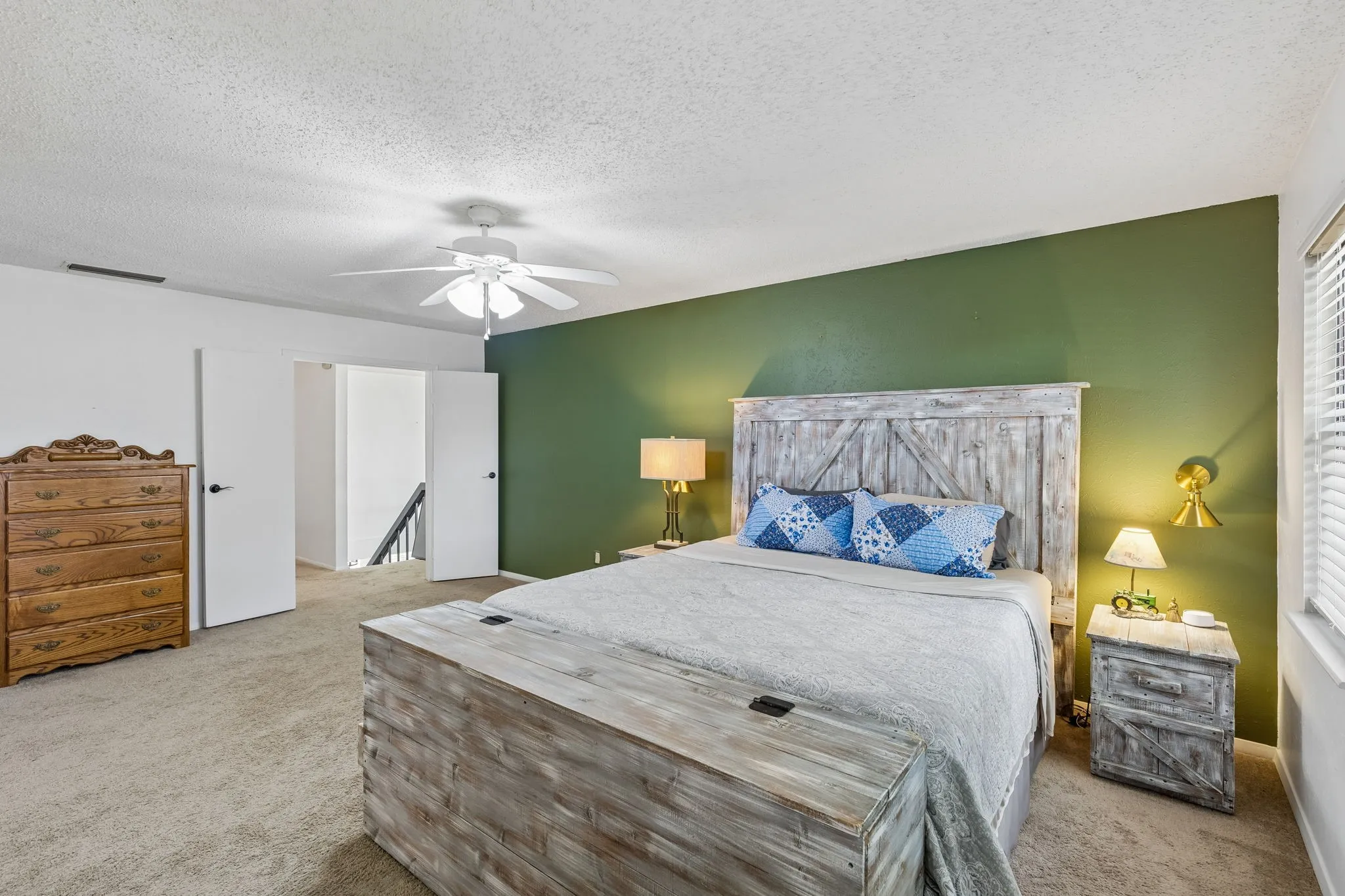 Single Family Residence For Sale in Dallas County , 3437 Castle Rock Lane, Garland, Texas 75044, 4 Bedroom, 3 Bathroom, 2 Garage spaces, 2,233 Sqft, built in 1974, mls#21355853, Real Estate Agent in Garland, Homes For Sale in Dallas county, Homes For Sale in Garland, Realtor in Garland Texas, Real Estate Brokerage Independent Realty Texas, Luminita Cordes Realtor