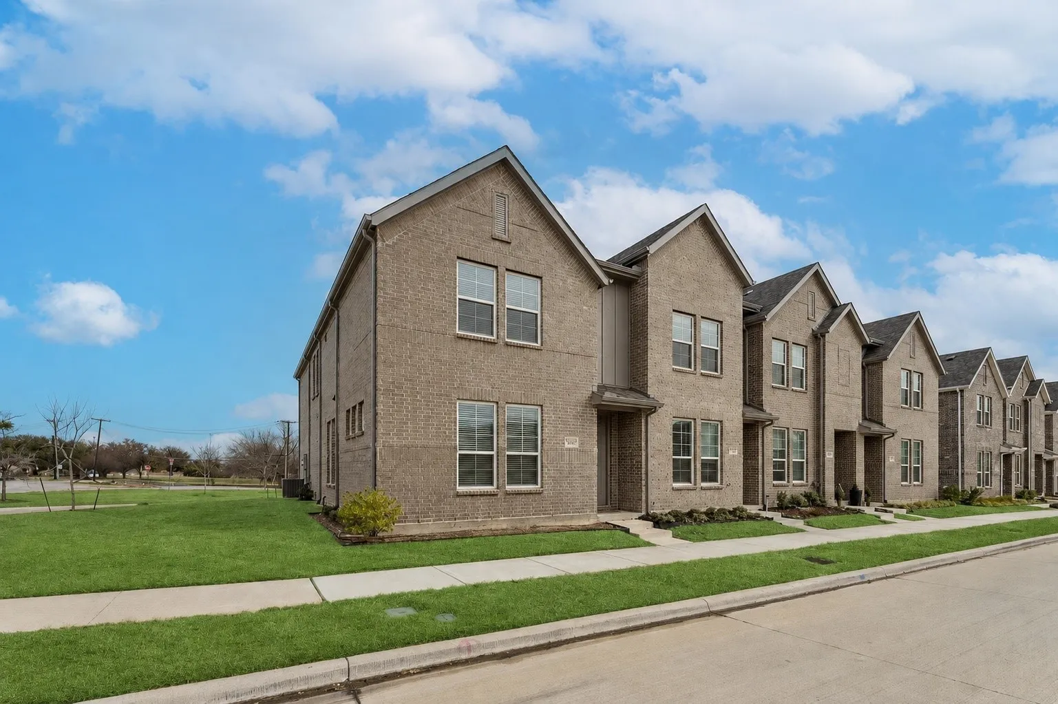 Townhouse For Sale in Tarrant County , 5103 Community Street, Haltom City, Texas 76117, 3 Bedroom, 3 Bathroom, 2 Garage spaces, 1,816 Sqft, built in 2023, mls#21356872, Real Estate Agent in Haltom City, Homes For Sale in Tarrant county, Homes For Sale in Haltom City, Realtor in Haltom City Texas, Real Estate Brokerage Independent Realty Texas, Luminita Cordes Realtor