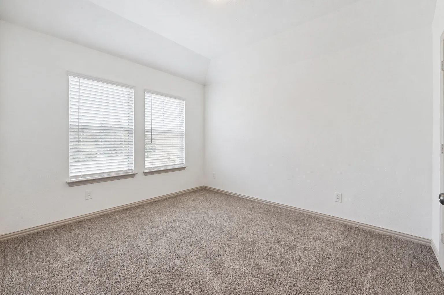 Townhouse For Sale in Tarrant County , 5103 Community Street, Haltom City, Texas 76117, 3 Bedroom, 3 Bathroom, 2 Garage spaces, 1,816 Sqft, built in 2023, mls#21356872, Real Estate Agent in Haltom City, Homes For Sale in Tarrant county, Homes For Sale in Haltom City, Realtor in Haltom City Texas, Real Estate Brokerage Independent Realty Texas, Luminita Cordes Realtor
