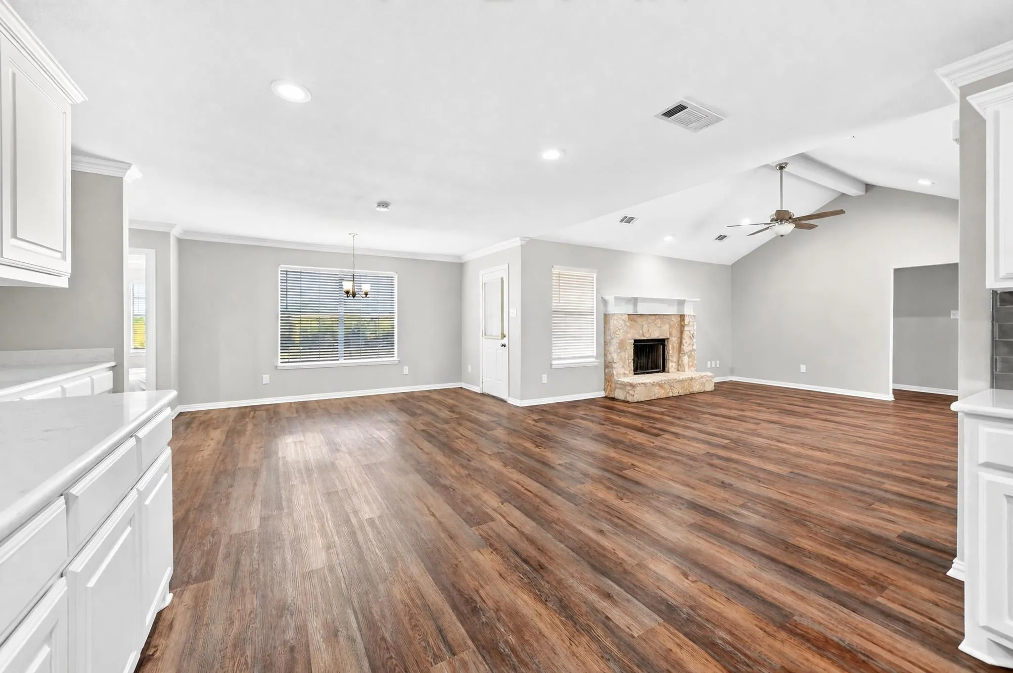 Single Family Residence For Sale in Rockwall County , 118 Haley Drive, Fate, Texas 75189, 3 Bedroom, 3 Bathroom, 2 Garage spaces, 2,214 Sqft, built in 2006, mls#21356732, Real Estate Agent in Fate, Homes For Sale in Rockwall county, Homes For Sale in Fate, Realtor in Fate Texas, Real Estate Brokerage Independent Realty Texas, Luminita Cordes Realtor