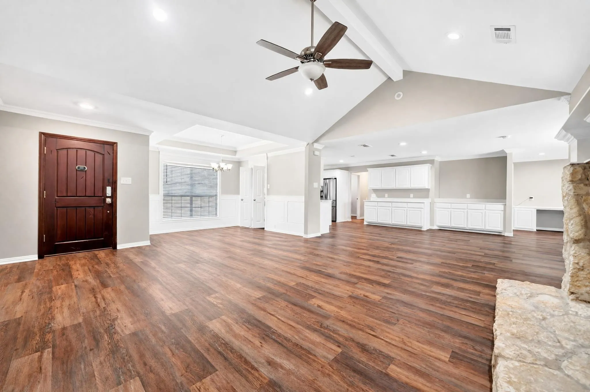 Single Family Residence For Sale in Rockwall County , 118 Haley Drive, Fate, Texas 75189, 3 Bedroom, 3 Bathroom, 2 Garage spaces, 2,214 Sqft, built in 2006, mls#21356732, Real Estate Agent in Fate, Homes For Sale in Rockwall county, Homes For Sale in Fate, Realtor in Fate Texas, Real Estate Brokerage Independent Realty Texas, Luminita Cordes Realtor