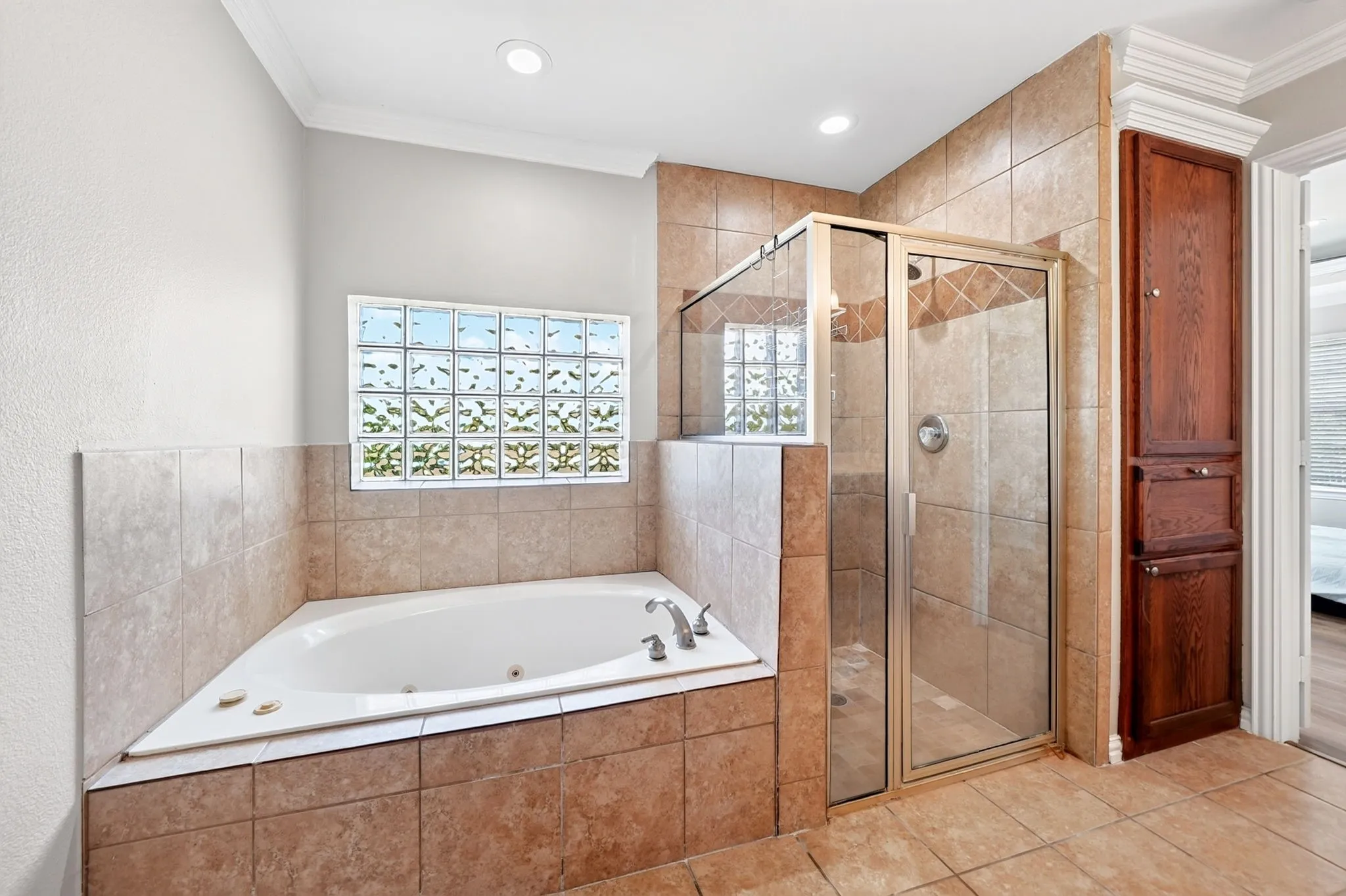 Single Family Residence For Sale in Rockwall County , 118 Haley Drive, Fate, Texas 75189, 3 Bedroom, 3 Bathroom, 2 Garage spaces, 2,214 Sqft, built in 2006, mls#21356732, Real Estate Agent in Fate, Homes For Sale in Rockwall county, Homes For Sale in Fate, Realtor in Fate Texas, Real Estate Brokerage Independent Realty Texas, Luminita Cordes Realtor