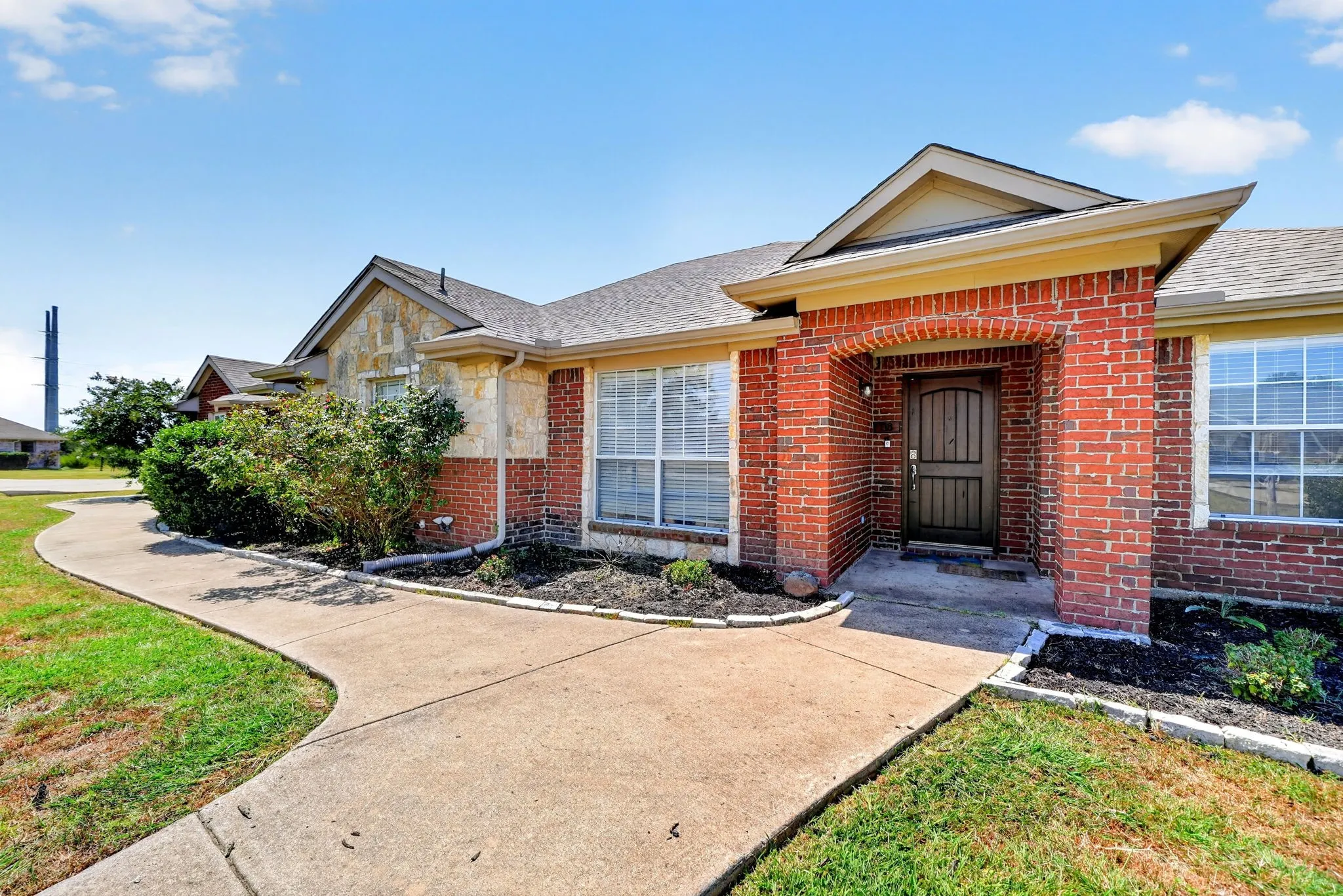 Single Family Residence For Sale in Rockwall County , 118 Haley Drive, Fate, Texas 75189, 3 Bedroom, 3 Bathroom, 2 Garage spaces, 2,214 Sqft, built in 2006, mls#21356732, Real Estate Agent in Fate, Homes For Sale in Rockwall county, Homes For Sale in Fate, Realtor in Fate Texas, Real Estate Brokerage Independent Realty Texas, Luminita Cordes Realtor