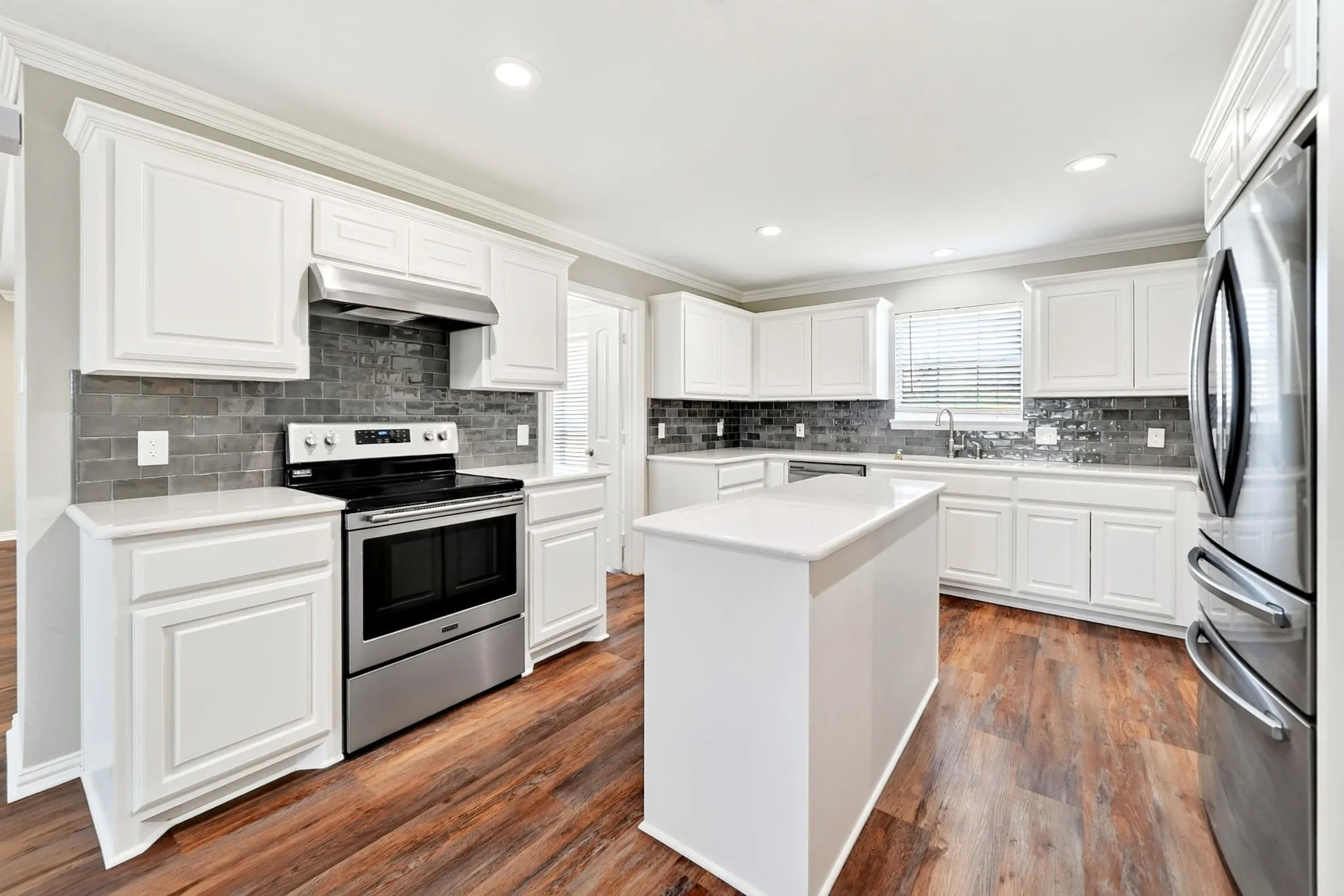Single Family Residence For Sale in Rockwall County , 118 Haley Drive, Fate, Texas 75189, 3 Bedroom, 3 Bathroom, 2 Garage spaces, 2,214 Sqft, built in 2006, mls#21356732, Real Estate Agent in Fate, Homes For Sale in Rockwall county, Homes For Sale in Fate, Realtor in Fate Texas, Real Estate Brokerage Independent Realty Texas, Luminita Cordes Realtor