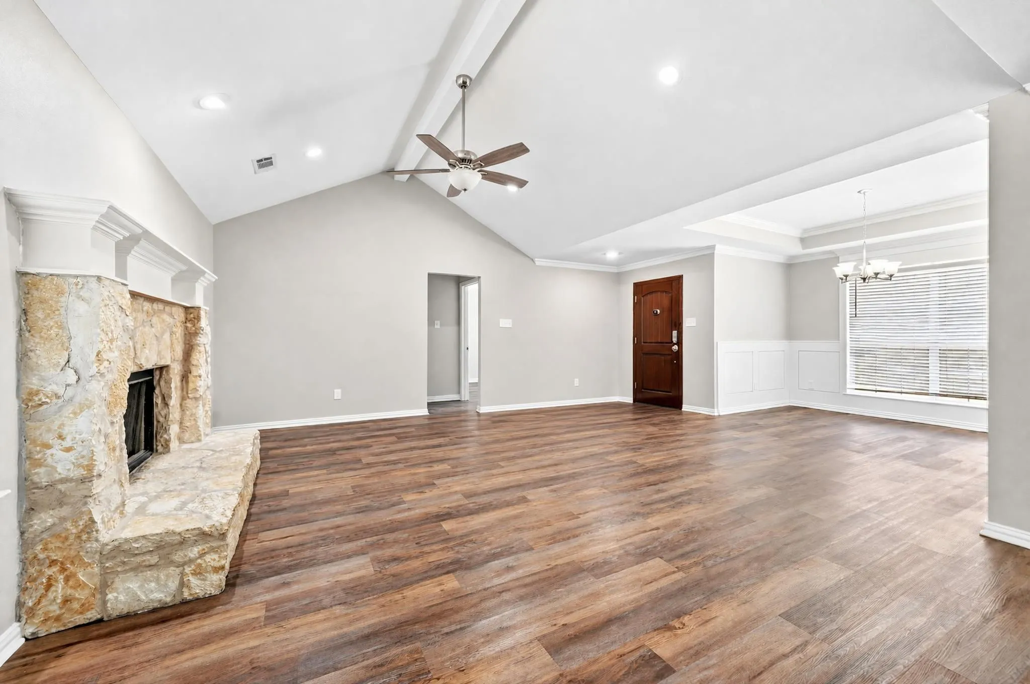 Single Family Residence For Sale in Rockwall County , 118 Haley Drive, Fate, Texas 75189, 3 Bedroom, 3 Bathroom, 2 Garage spaces, 2,214 Sqft, built in 2006, mls#21356732, Real Estate Agent in Fate, Homes For Sale in Rockwall county, Homes For Sale in Fate, Realtor in Fate Texas, Real Estate Brokerage Independent Realty Texas, Luminita Cordes Realtor