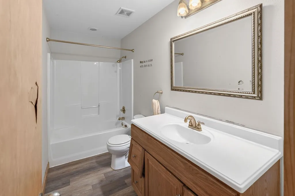 Single Family Residence For Sale in Hopkins County , 2750 County Road 4772, Sulphur Springs, Texas 75482, 4 Bedroom, 2 Bathroom, Garage spaces, 1,984 Sqft, built in 1984, mls#21356633, Real Estate Agent in Sulphur Springs, Homes For Sale in Hopkins county, Homes For Sale in Sulphur Springs, Realtor in Sulphur Springs Texas, Real Estate Brokerage Independent Realty Texas, Luminita Cordes Realtor