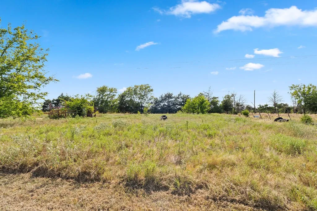 Single Family Residence For Sale in Hopkins County , 2750 County Road 4772, Sulphur Springs, Texas 75482, 4 Bedroom, 2 Bathroom, Garage spaces, 1,984 Sqft, built in 1984, mls#21356633, Real Estate Agent in Sulphur Springs, Homes For Sale in Hopkins county, Homes For Sale in Sulphur Springs, Realtor in Sulphur Springs Texas, Real Estate Brokerage Independent Realty Texas, Luminita Cordes Realtor