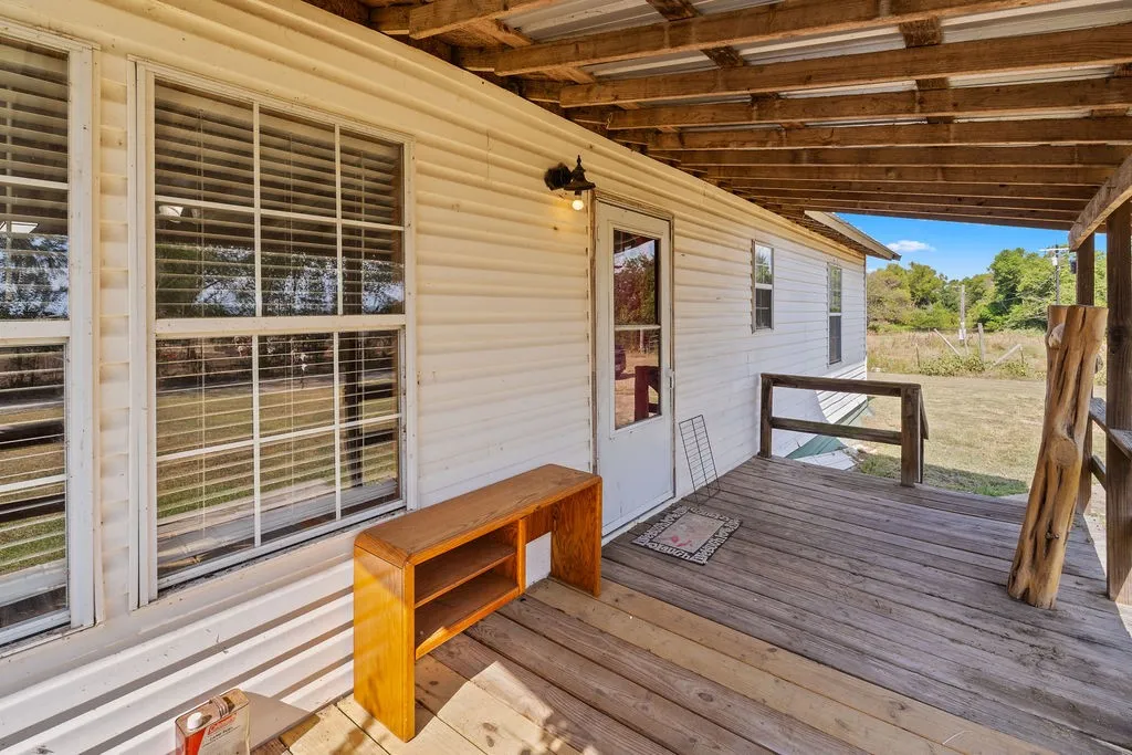 Single Family Residence For Sale in Hopkins County , 2750 County Road 4772, Sulphur Springs, Texas 75482, 4 Bedroom, 2 Bathroom, Garage spaces, 1,984 Sqft, built in 1984, mls#21356633, Real Estate Agent in Sulphur Springs, Homes For Sale in Hopkins county, Homes For Sale in Sulphur Springs, Realtor in Sulphur Springs Texas, Real Estate Brokerage Independent Realty Texas, Luminita Cordes Realtor