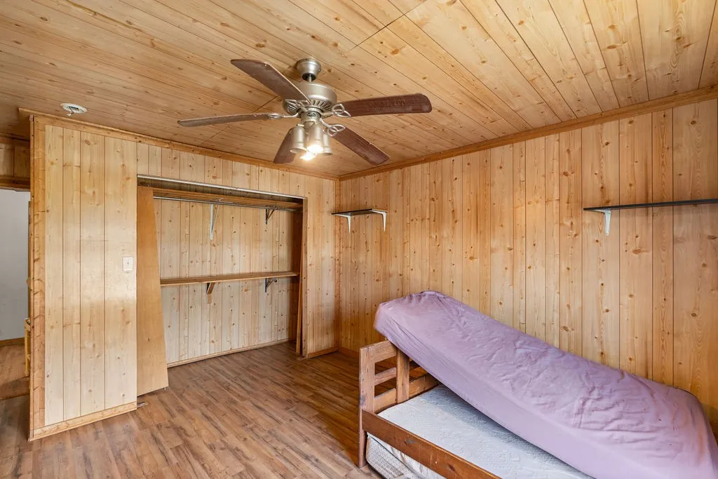 Single Family Residence For Sale in Hopkins County , 2750 County Road 4772, Sulphur Springs, Texas 75482, 4 Bedroom, 2 Bathroom, Garage spaces, 1,984 Sqft, built in 1984, mls#21356633, Real Estate Agent in Sulphur Springs, Homes For Sale in Hopkins county, Homes For Sale in Sulphur Springs, Realtor in Sulphur Springs Texas, Real Estate Brokerage Independent Realty Texas, Luminita Cordes Realtor