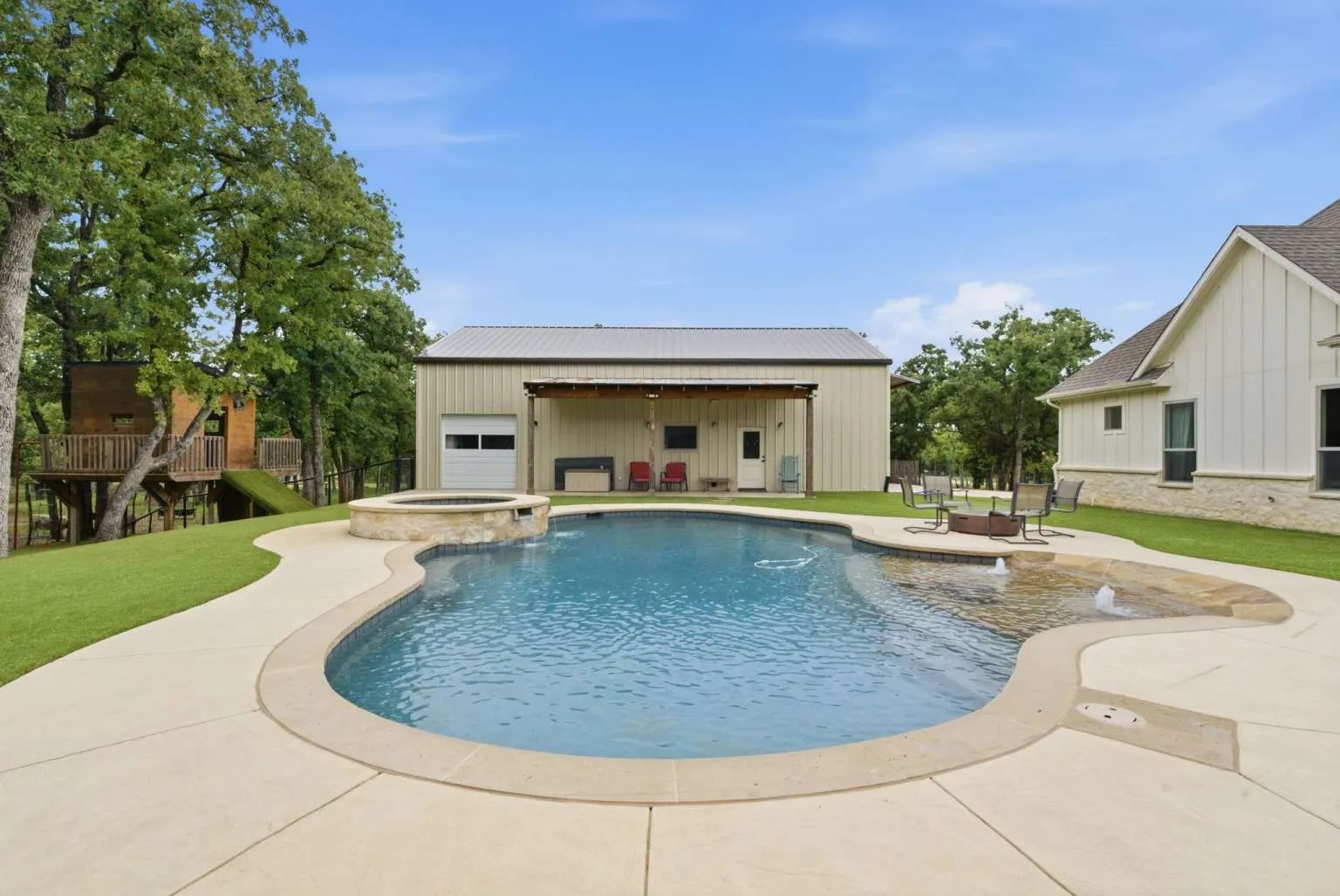 Single Family Residence For Sale in Parker County , 1012 Cheyenne Road, Poolville, Texas 76487, 5 Bedroom, 7 Bathroom, 2 Garage spaces, 4,163 Sqft, built in 2022, Price $1,450,000, mls#21356891, Real Estate Agent in Poolville, Homes For Sale in Parker county, Homes For Sale in Poolville, Realtor in Poolville Texas, Real Estate Brokerage Independent Realty Texas, Luminita Cordes Realtor