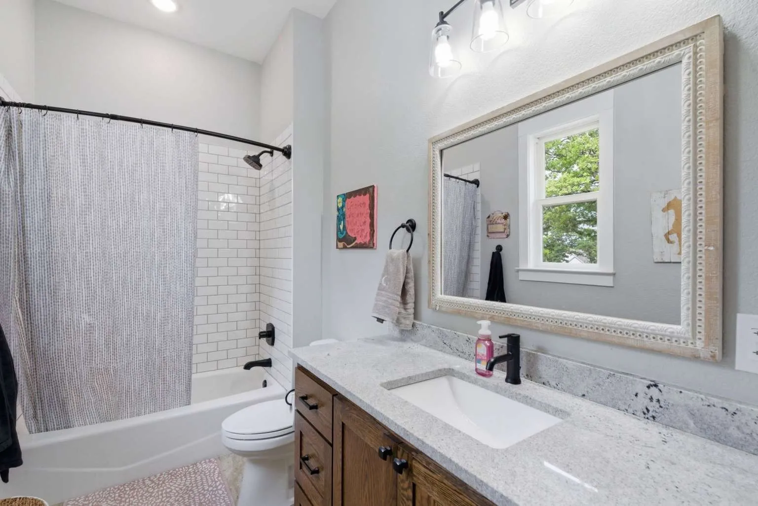 Single Family Residence For Sale in Parker County , 1012 Cheyenne Road, Poolville, Texas 76487, 5 Bedroom, 7 Bathroom, 2 Garage spaces, 4,163 Sqft, built in 2022, Price $1,450,000, mls#21356891, Real Estate Agent in Poolville, Homes For Sale in Parker county, Homes For Sale in Poolville, Realtor in Poolville Texas, Real Estate Brokerage Independent Realty Texas, Luminita Cordes Realtor