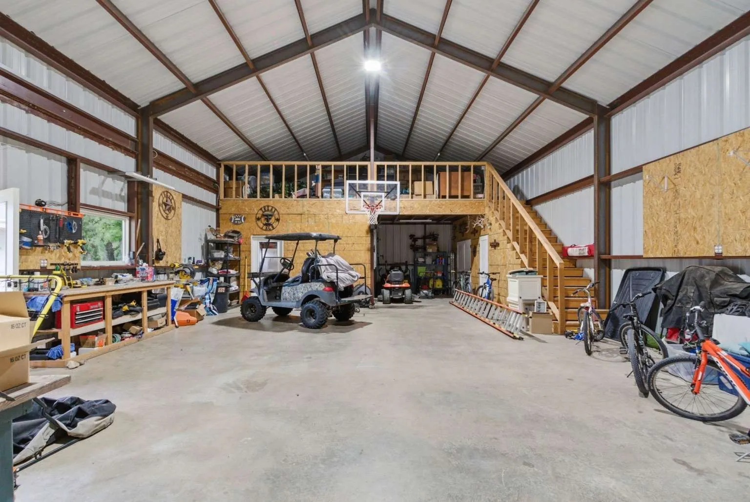 Single Family Residence For Sale in Parker County , 1012 Cheyenne Road, Poolville, Texas 76487, 5 Bedroom, 7 Bathroom, 2 Garage spaces, 4,163 Sqft, built in 2022, Price $1,450,000, mls#21356891, Real Estate Agent in Poolville, Homes For Sale in Parker county, Homes For Sale in Poolville, Realtor in Poolville Texas, Real Estate Brokerage Independent Realty Texas, Luminita Cordes Realtor