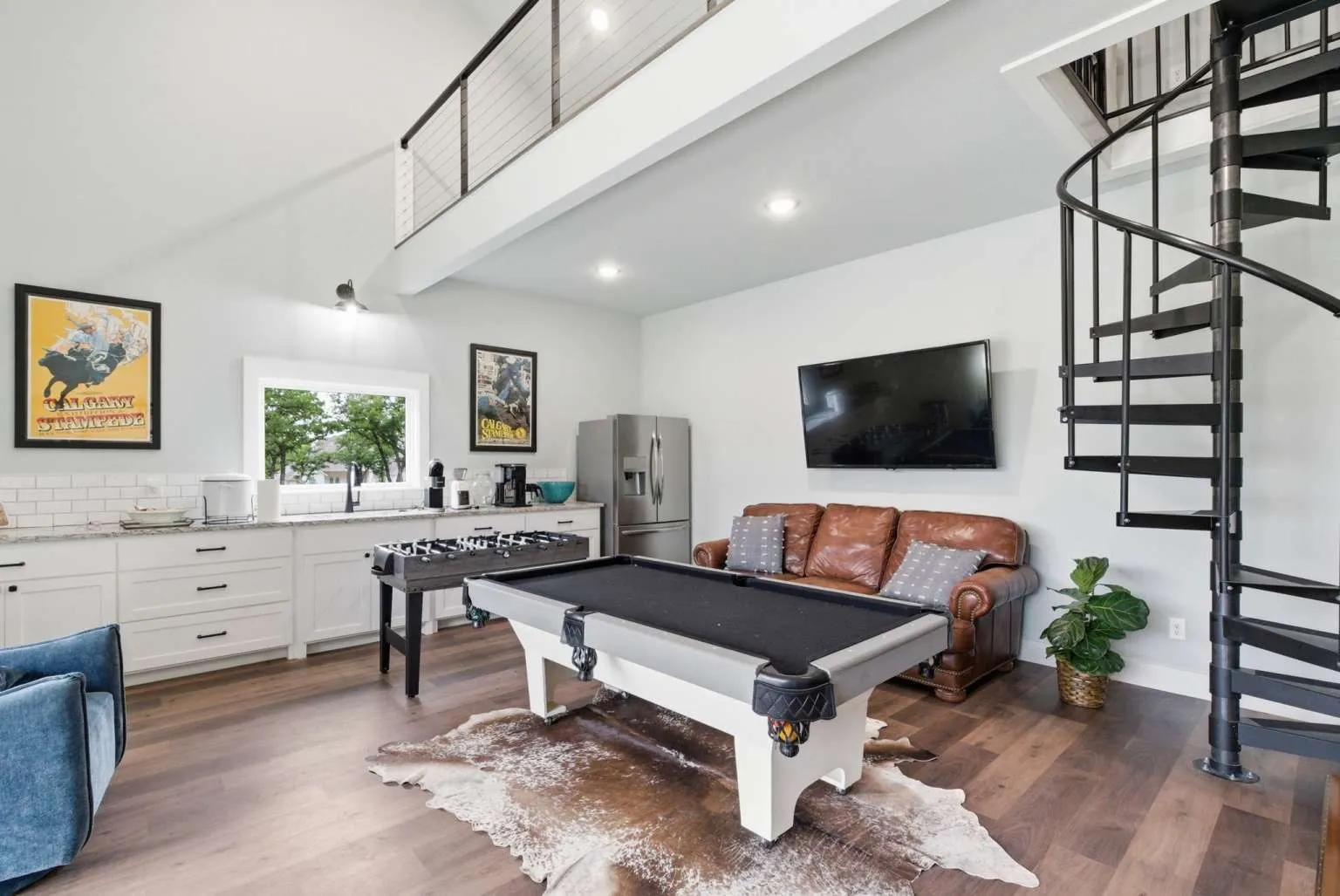 Single Family Residence For Sale in Parker County , 1012 Cheyenne Road, Poolville, Texas 76487, 5 Bedroom, 7 Bathroom, 2 Garage spaces, 4,163 Sqft, built in 2022, Price $1,450,000, mls#21356891, Real Estate Agent in Poolville, Homes For Sale in Parker county, Homes For Sale in Poolville, Realtor in Poolville Texas, Real Estate Brokerage Independent Realty Texas, Luminita Cordes Realtor