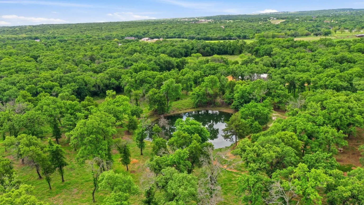 Single Family Residence For Sale in Parker County , 1012 Cheyenne Road, Poolville, Texas 76487, 5 Bedroom, 7 Bathroom, 2 Garage spaces, 4,163 Sqft, built in 2022, Price $1,450,000, mls#21356891, Real Estate Agent in Poolville, Homes For Sale in Parker county, Homes For Sale in Poolville, Realtor in Poolville Texas, Real Estate Brokerage Independent Realty Texas, Luminita Cordes Realtor