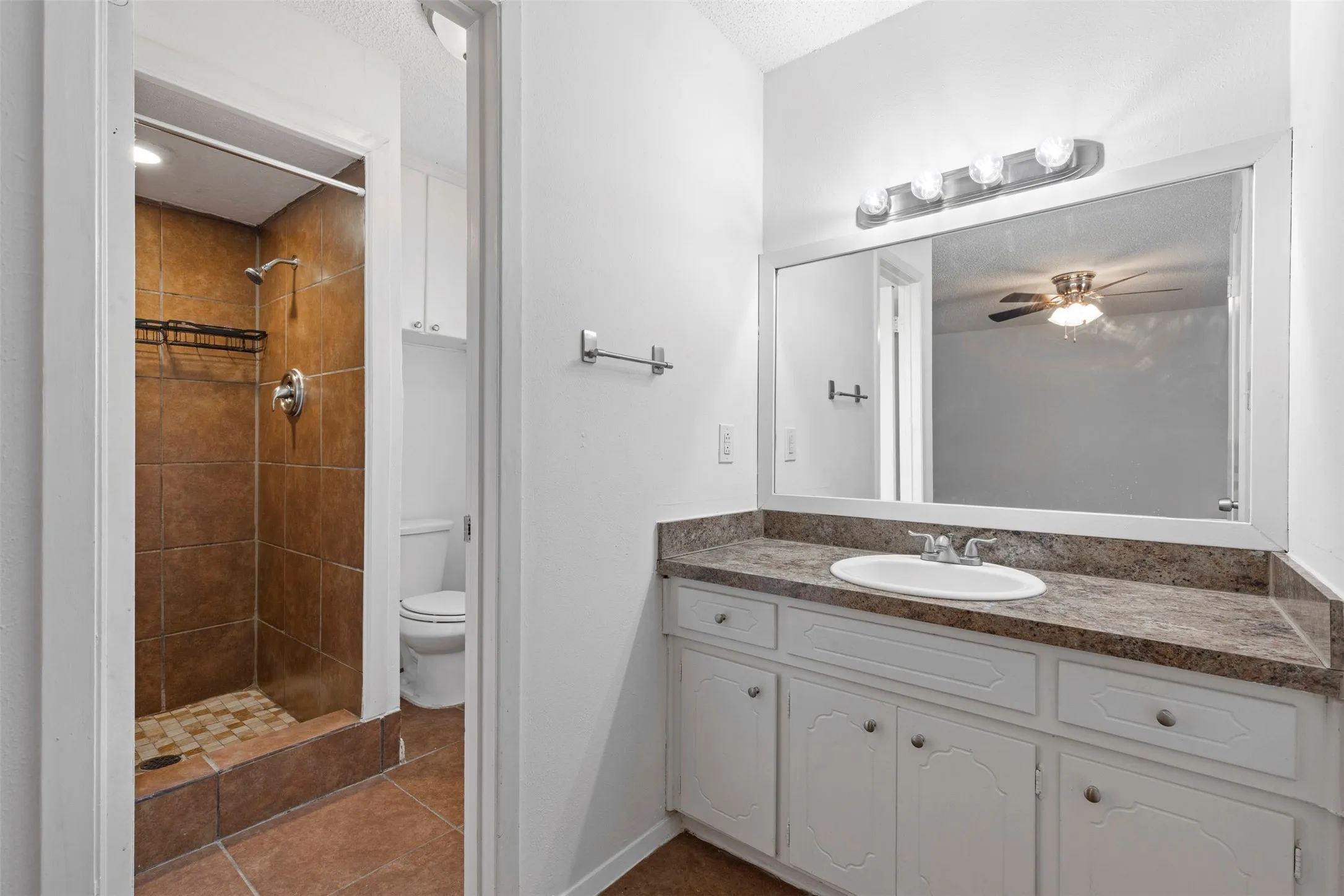 Single Family Residence For Sale in Denton County , 2020 Fordham Lane, Denton, Texas 76201, 3 Bedroom, 2 Bathroom, 2 Garage spaces, 1,617 Sqft, built in 1970, mls#21355819, Real Estate Agent in Denton, Homes For Sale in Denton county, Homes For Sale in Denton, Realtor in Denton Texas, Real Estate Brokerage Independent Realty Texas, Luminita Cordes Realtor