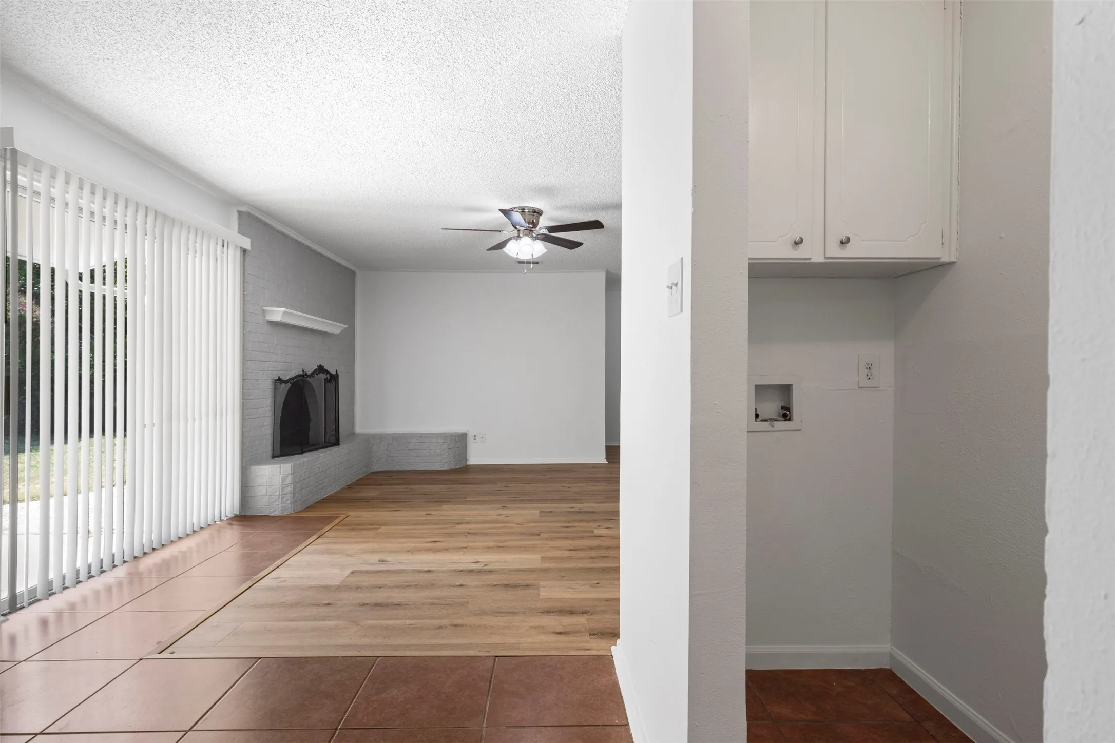 Single Family Residence For Sale in Denton County , 2020 Fordham Lane, Denton, Texas 76201, 3 Bedroom, 2 Bathroom, 2 Garage spaces, 1,617 Sqft, built in 1970, mls#21355819, Real Estate Agent in Denton, Homes For Sale in Denton county, Homes For Sale in Denton, Realtor in Denton Texas, Real Estate Brokerage Independent Realty Texas, Luminita Cordes Realtor
