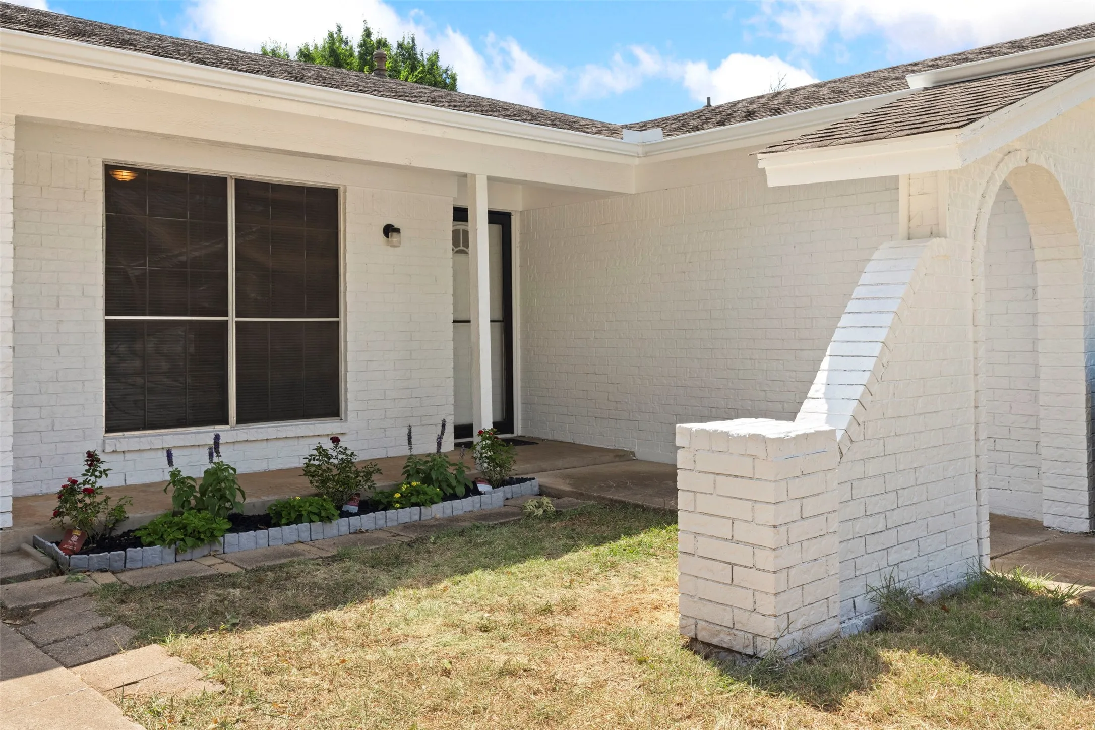 Single Family Residence For Sale in Denton County , 2020 Fordham Lane, Denton, Texas 76201, 3 Bedroom, 2 Bathroom, 2 Garage spaces, 1,617 Sqft, built in 1970, mls#21355819, Real Estate Agent in Denton, Homes For Sale in Denton county, Homes For Sale in Denton, Realtor in Denton Texas, Real Estate Brokerage Independent Realty Texas, Luminita Cordes Realtor