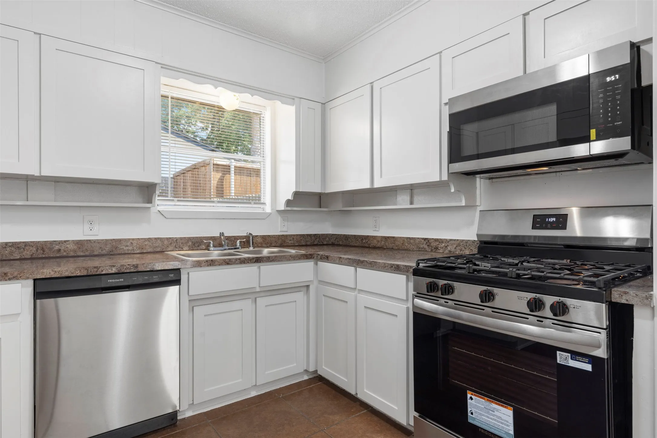 Single Family Residence For Sale in Denton County , 2020 Fordham Lane, Denton, Texas 76201, 3 Bedroom, 2 Bathroom, 2 Garage spaces, 1,617 Sqft, built in 1970, mls#21355819, Real Estate Agent in Denton, Homes For Sale in Denton county, Homes For Sale in Denton, Realtor in Denton Texas, Real Estate Brokerage Independent Realty Texas, Luminita Cordes Realtor