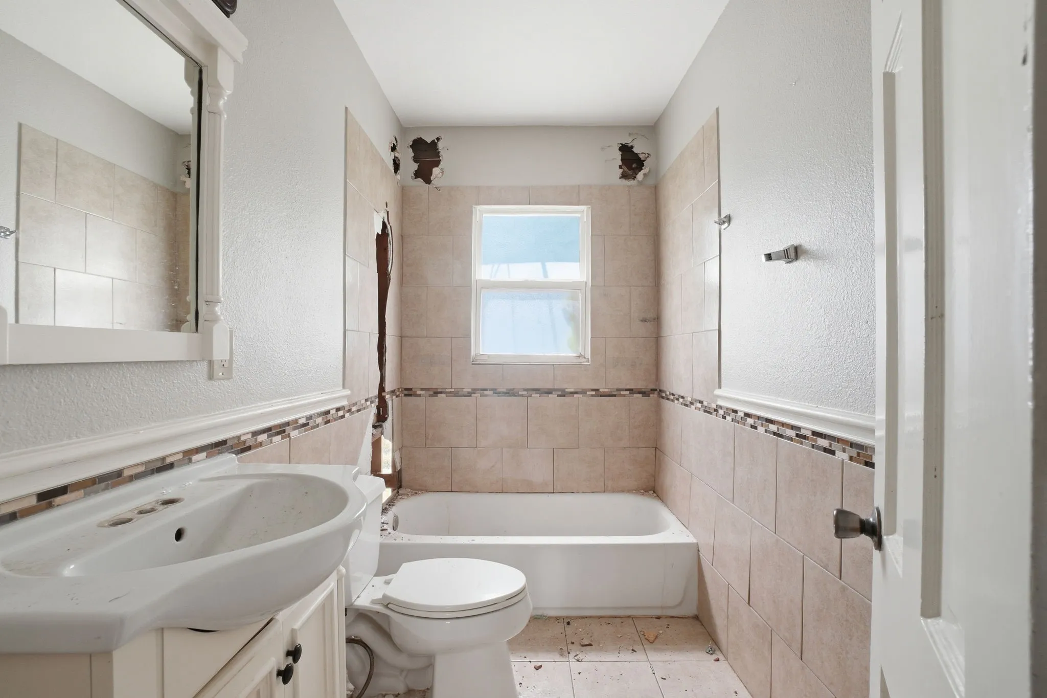 Single Family Residence For Sale in Dallas County , 2508 Roanoke Avenue, Dallas, Texas 75235, 4 Bedroom, 2 Bathroom, Garage spaces, 1,458 Sqft, built in 1942, mls#21356811, Real Estate Agent in Dallas, Homes For Sale in Dallas county, Homes For Sale in Dallas, Realtor in Dallas Texas, Real Estate Brokerage Independent Realty Texas, Luminita Cordes Realtor