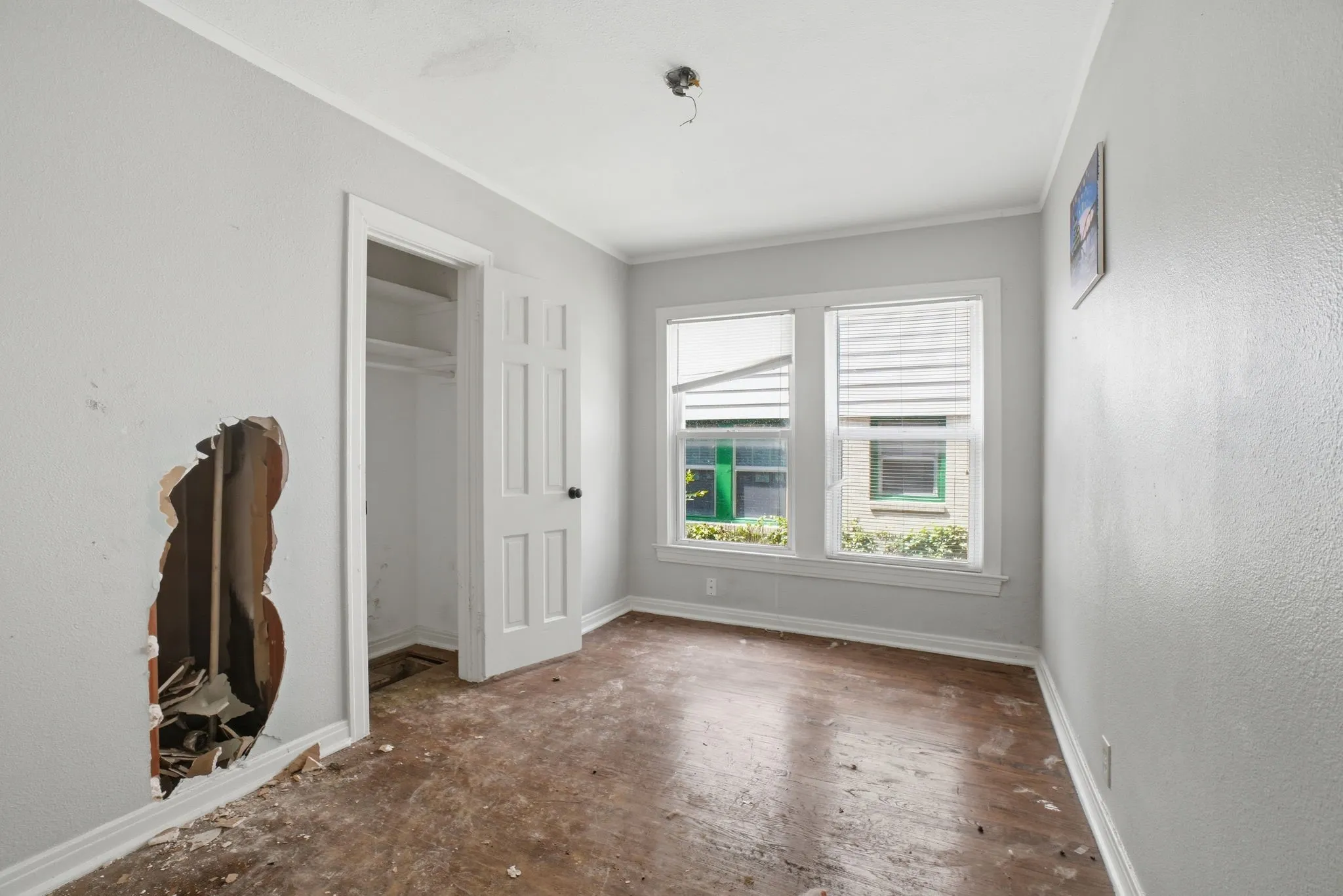 Single Family Residence For Sale in Dallas County , 2508 Roanoke Avenue, Dallas, Texas 75235, 4 Bedroom, 2 Bathroom, Garage spaces, 1,458 Sqft, built in 1942, mls#21356811, Real Estate Agent in Dallas, Homes For Sale in Dallas county, Homes For Sale in Dallas, Realtor in Dallas Texas, Real Estate Brokerage Independent Realty Texas, Luminita Cordes Realtor