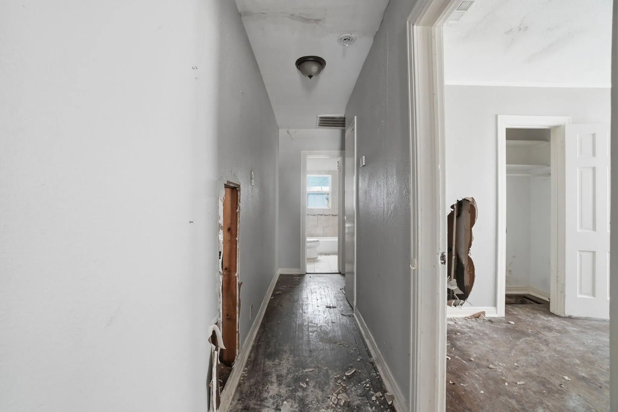 Single Family Residence For Sale in Dallas County , 2508 Roanoke Avenue, Dallas, Texas 75235, 4 Bedroom, 2 Bathroom, Garage spaces, 1,458 Sqft, built in 1942, mls#21356811, Real Estate Agent in Dallas, Homes For Sale in Dallas county, Homes For Sale in Dallas, Realtor in Dallas Texas, Real Estate Brokerage Independent Realty Texas, Luminita Cordes Realtor