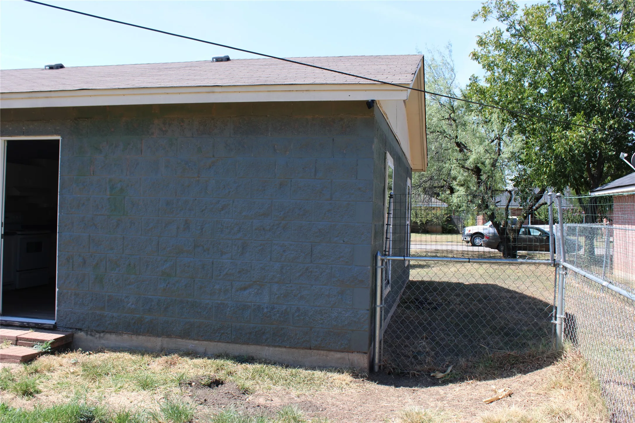 Single Family Residence For Sale in Mc Lennan County , 2722 Mildred Street, Waco, Texas 76706, 4 Bedroom, 1 Bathroom, Garage spaces, 1,040 Sqft, built in 1996, mls#21356682, Real Estate Agent in Waco, Homes For Sale in Mc Lennan county, Homes For Sale in Waco, Realtor in Waco Texas, Real Estate Brokerage Independent Realty Texas, Luminita Cordes Realtor