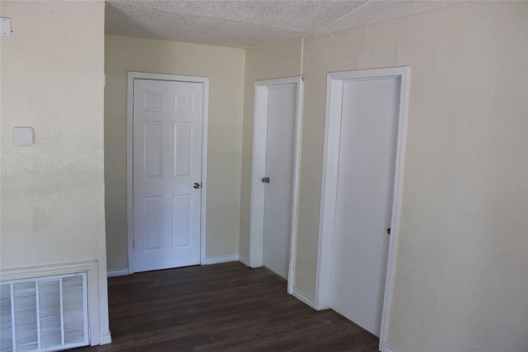 Single Family Residence For Sale in Mc Lennan County , 2722 Mildred Street, Waco, Texas 76706, 4 Bedroom, 1 Bathroom, Garage spaces, 1,040 Sqft, built in 1996, mls#21356682, Real Estate Agent in Waco, Homes For Sale in Mc Lennan county, Homes For Sale in Waco, Realtor in Waco Texas, Real Estate Brokerage Independent Realty Texas, Luminita Cordes Realtor