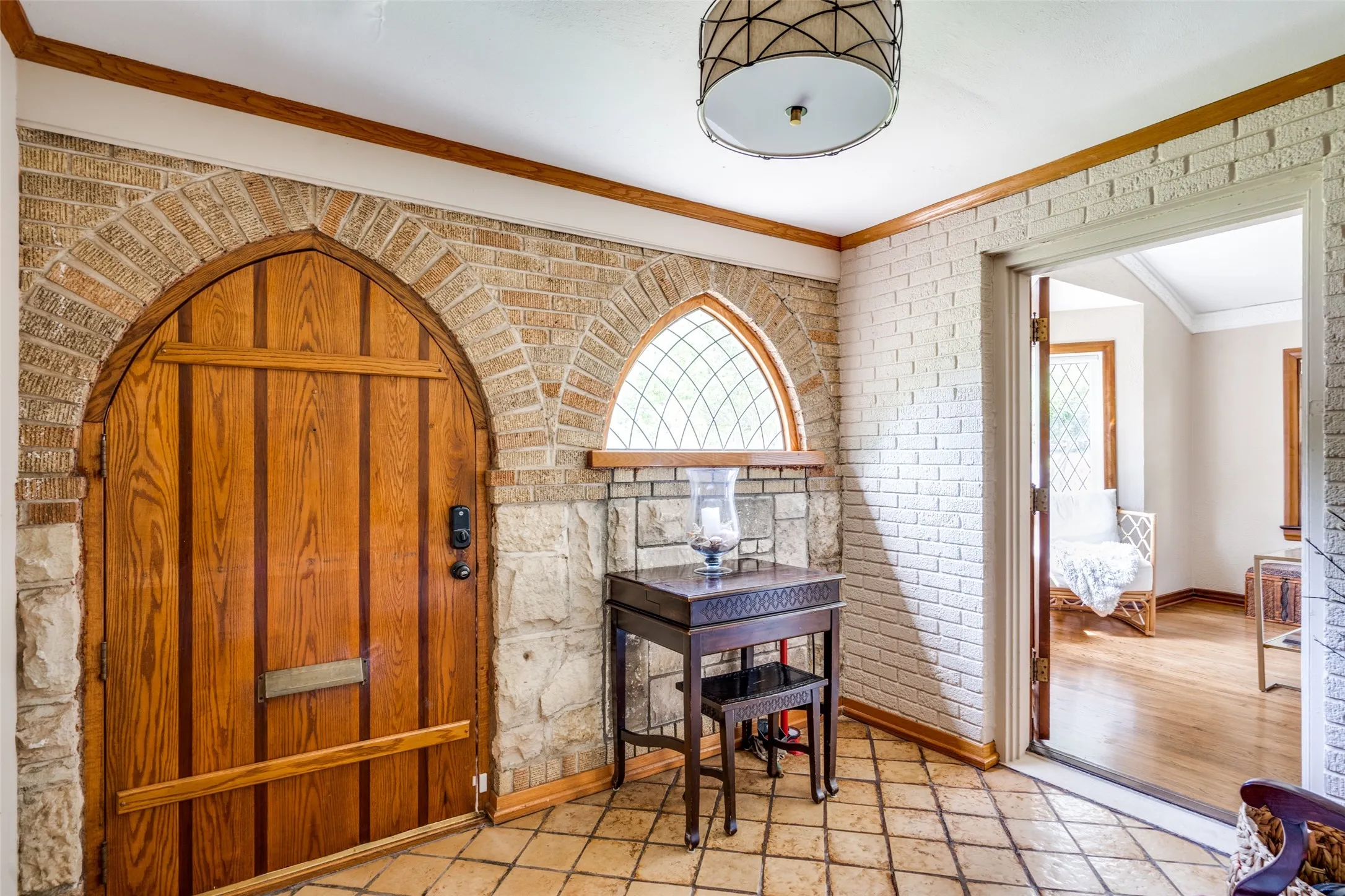 Single Family Residence For Rent in Dallas County , 6933 Westlake Avenue, Dallas, Texas 75214, 3 Bedroom, 2 Bathroom, 1 Garage spaces, 2,207 Sqft, built in 1934, mls#21352205, Real Estate Agent in Dallas, Homes For Rent in Dallas county, Homes For Rent in Dallas, Realtor in Dallas Texas, Real Estate Brokerage Independent Realty Texas, Luminita Cordes Realtor