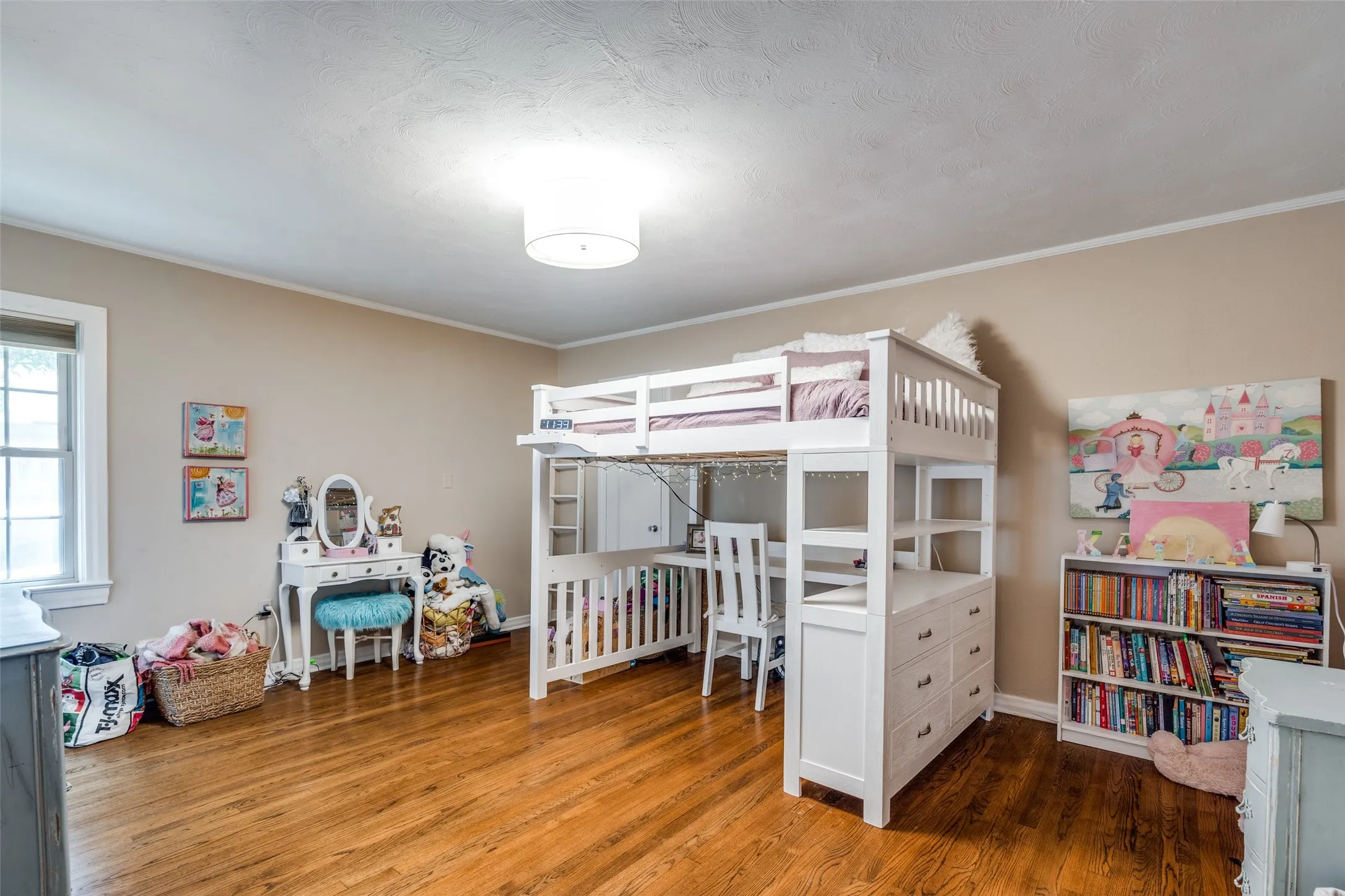 Single Family Residence For Rent in Dallas County , 6933 Westlake Avenue, Dallas, Texas 75214, 3 Bedroom, 2 Bathroom, 1 Garage spaces, 2,207 Sqft, built in 1934, mls#21352205, Real Estate Agent in Dallas, Homes For Rent in Dallas county, Homes For Rent in Dallas, Realtor in Dallas Texas, Real Estate Brokerage Independent Realty Texas, Luminita Cordes Realtor