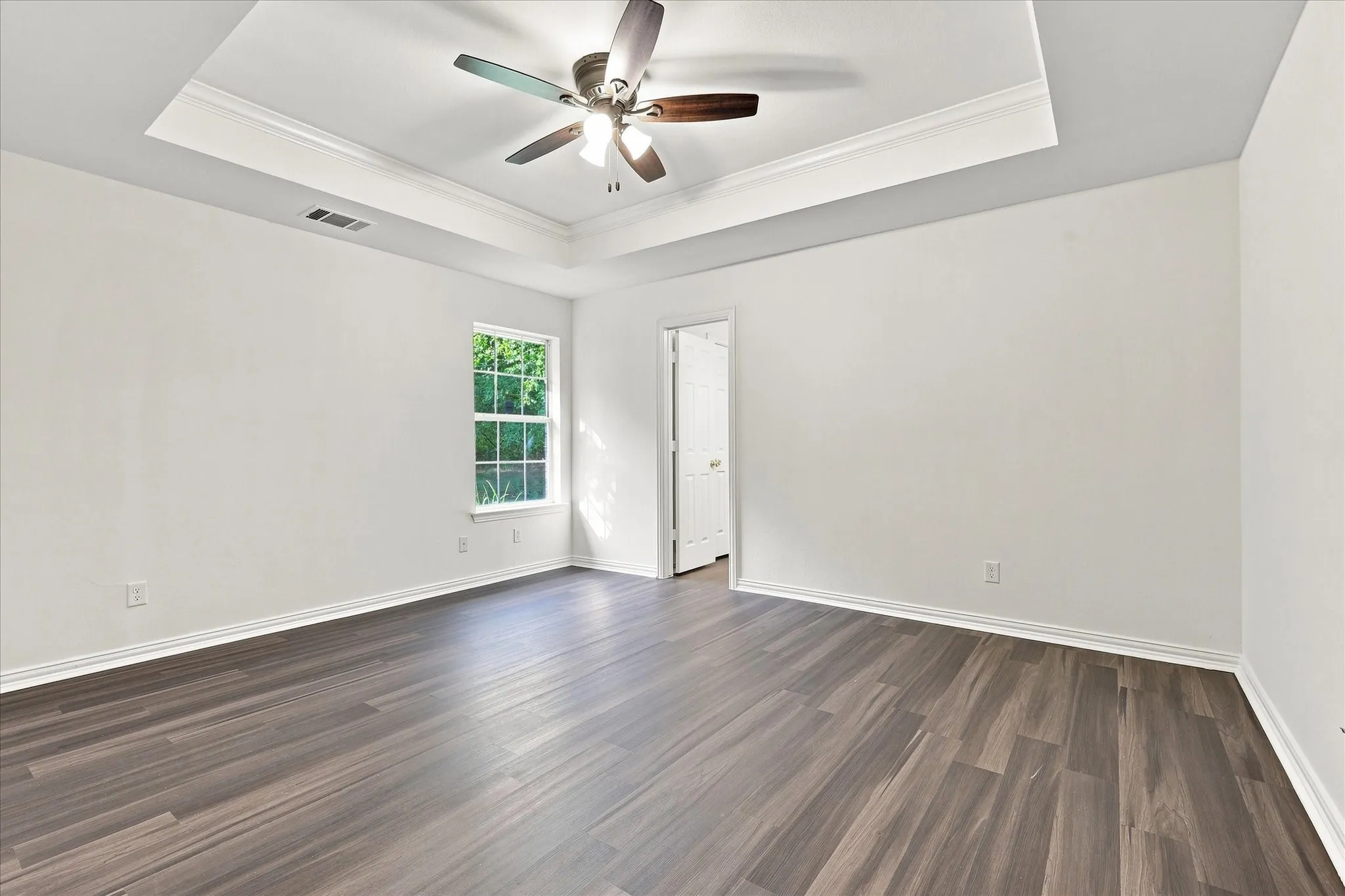 Single Family Residence For Sale in Kaufman County , 6103 W Highway 175, Kaufman, Texas 75142, 3 Bedroom, 2 Bathroom, 2 Garage spaces, 1,579 Sqft, built in 1999, Price $499,000, mls#21348656, Real Estate Agent in Kaufman, Homes For Sale in Kaufman county, Homes For Sale in Kaufman, Realtor in Kaufman Texas, Real Estate Brokerage Independent Realty Texas, Luminita Cordes Realtor