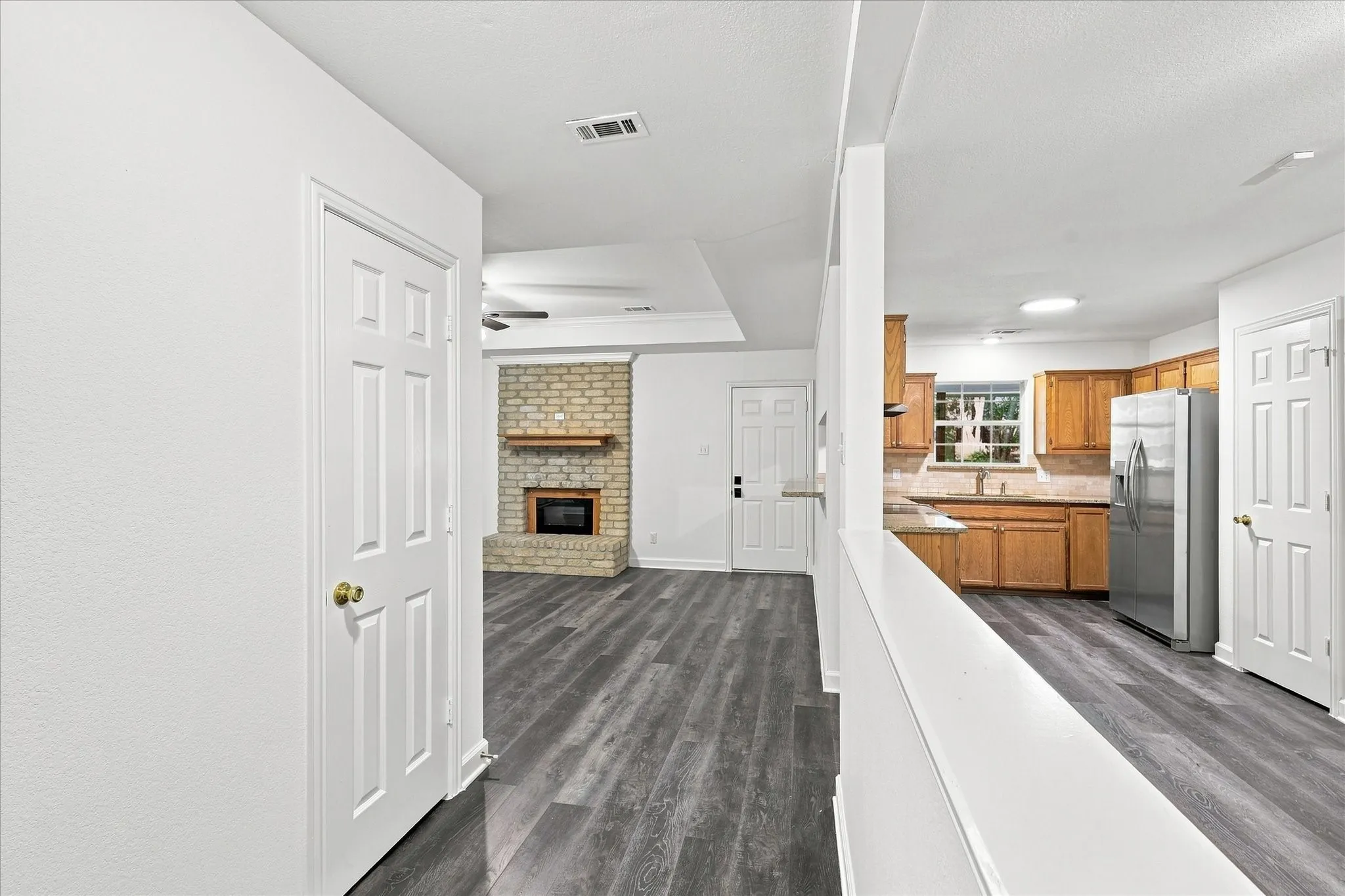 Single Family Residence For Sale in Kaufman County , 6103 W Highway 175, Kaufman, Texas 75142, 3 Bedroom, 2 Bathroom, 2 Garage spaces, 1,579 Sqft, built in 1999, Price $499,000, mls#21348656, Real Estate Agent in Kaufman, Homes For Sale in Kaufman county, Homes For Sale in Kaufman, Realtor in Kaufman Texas, Real Estate Brokerage Independent Realty Texas, Luminita Cordes Realtor