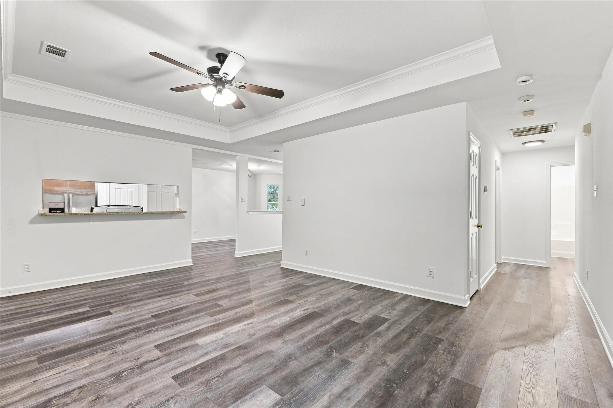 Single Family Residence For Sale in Kaufman County , 6103 W Highway 175, Kaufman, Texas 75142, 3 Bedroom, 2 Bathroom, 2 Garage spaces, 1,579 Sqft, built in 1999, Price $499,000, mls#21348656, Real Estate Agent in Kaufman, Homes For Sale in Kaufman county, Homes For Sale in Kaufman, Realtor in Kaufman Texas, Real Estate Brokerage Independent Realty Texas, Luminita Cordes Realtor