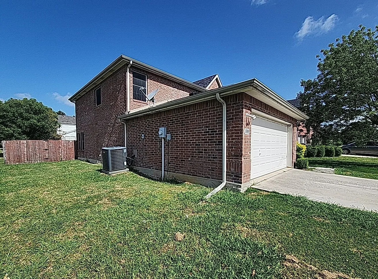 Single Family Residence For Sale in Denton County , 1000 Lake Trail Drive, Little Elm, Texas 75068, 4 Bedroom, 3 Bathroom, 2 Garage spaces, 2,497 Sqft, built in 2005, mls#21356718, Real Estate Agent in Little Elm, Homes For Sale in Denton county, Homes For Sale in Little Elm, Realtor in Little Elm Texas, Real Estate Brokerage Independent Realty Texas, Luminita Cordes Realtor