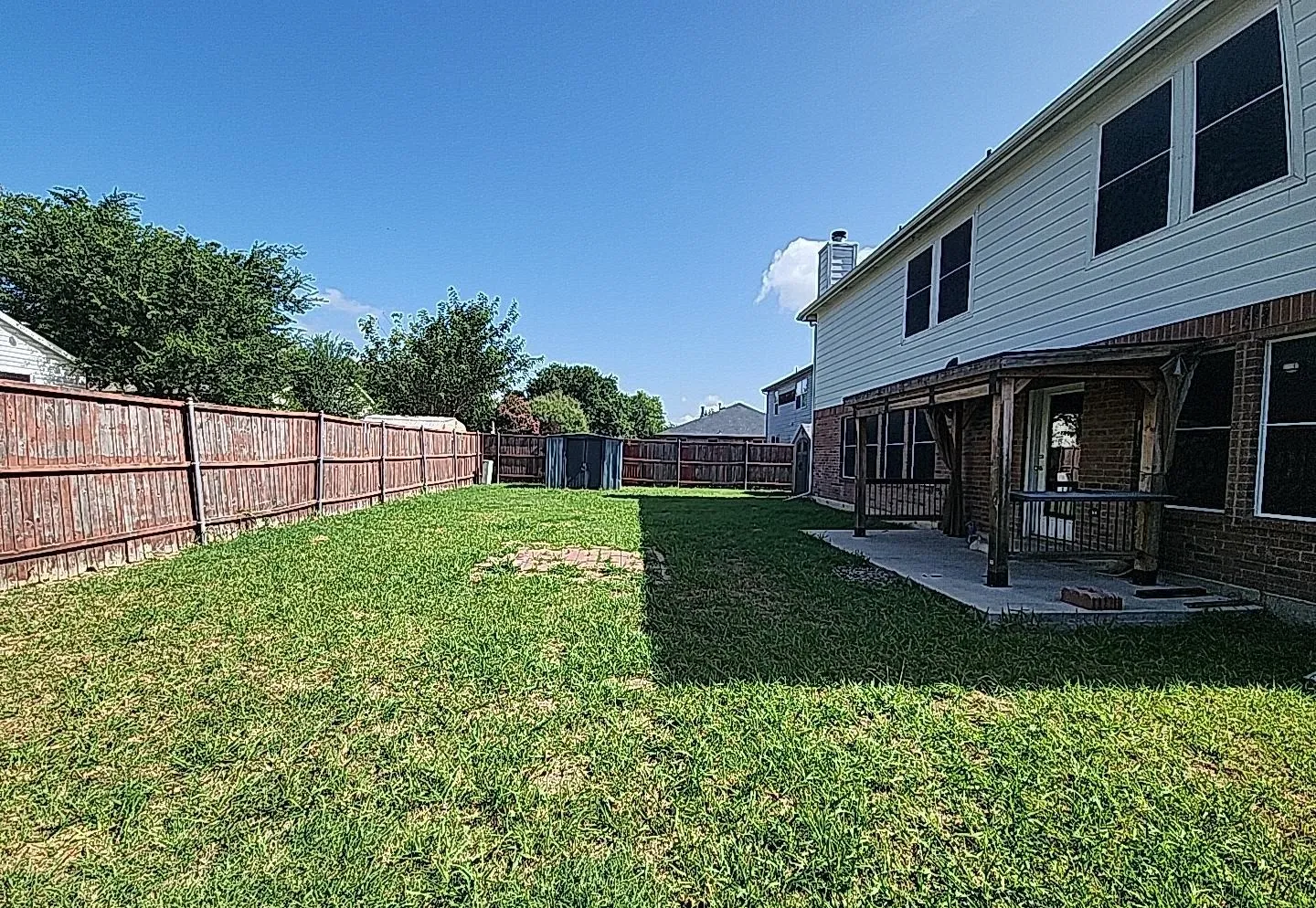 Single Family Residence For Sale in Denton County , 1000 Lake Trail Drive, Little Elm, Texas 75068, 4 Bedroom, 3 Bathroom, 2 Garage spaces, 2,497 Sqft, built in 2005, mls#21356718, Real Estate Agent in Little Elm, Homes For Sale in Denton county, Homes For Sale in Little Elm, Realtor in Little Elm Texas, Real Estate Brokerage Independent Realty Texas, Luminita Cordes Realtor