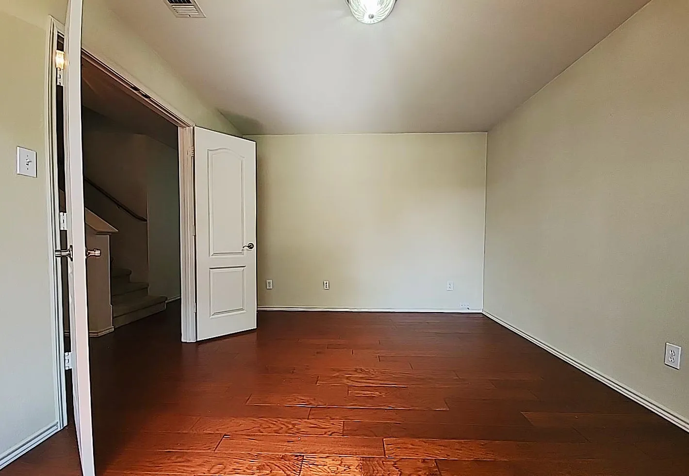 Single Family Residence For Sale in Denton County , 1000 Lake Trail Drive, Little Elm, Texas 75068, 4 Bedroom, 3 Bathroom, 2 Garage spaces, 2,497 Sqft, built in 2005, mls#21356718, Real Estate Agent in Little Elm, Homes For Sale in Denton county, Homes For Sale in Little Elm, Realtor in Little Elm Texas, Real Estate Brokerage Independent Realty Texas, Luminita Cordes Realtor