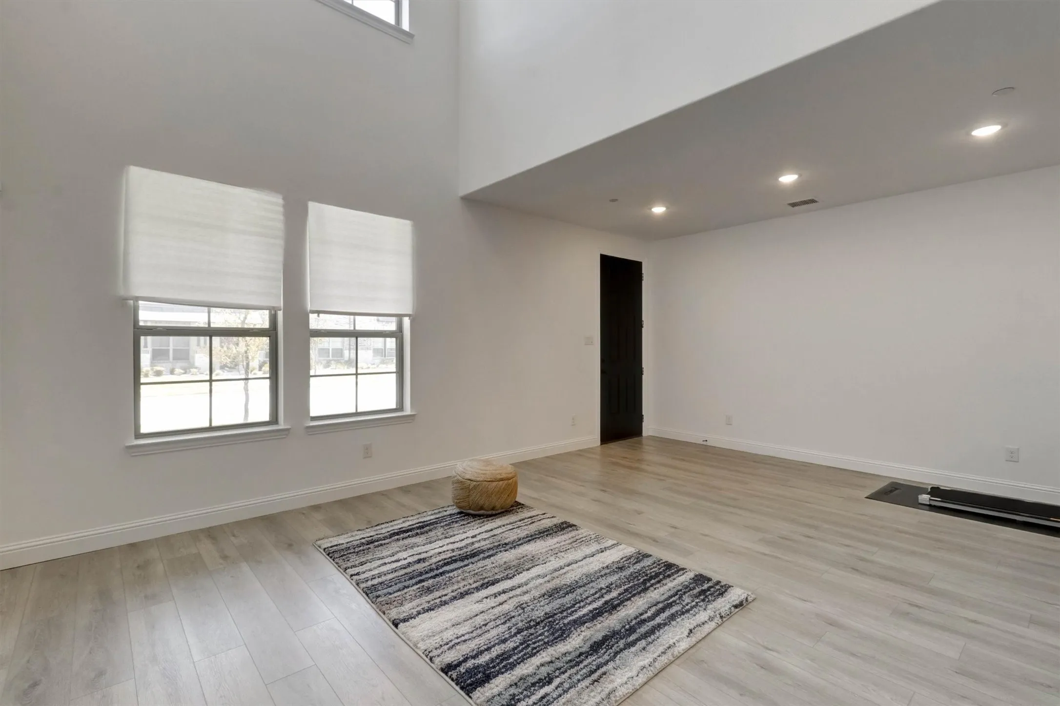 Townhouse For Rent in Dallas County , 7031 Cedar Creek Drive, Grand Prairie, Texas 75054, 2 Bedroom, 3 Bathroom, 2 Garage spaces, 1,561 Sqft, built in 2024, mls#21356897, Real Estate Agent in Grand Prairie, Homes For Rent in Dallas county, Homes For Rent in Grand Prairie, Realtor in Grand Prairie Texas, Real Estate Brokerage Independent Realty Texas, Luminita Cordes Realtor