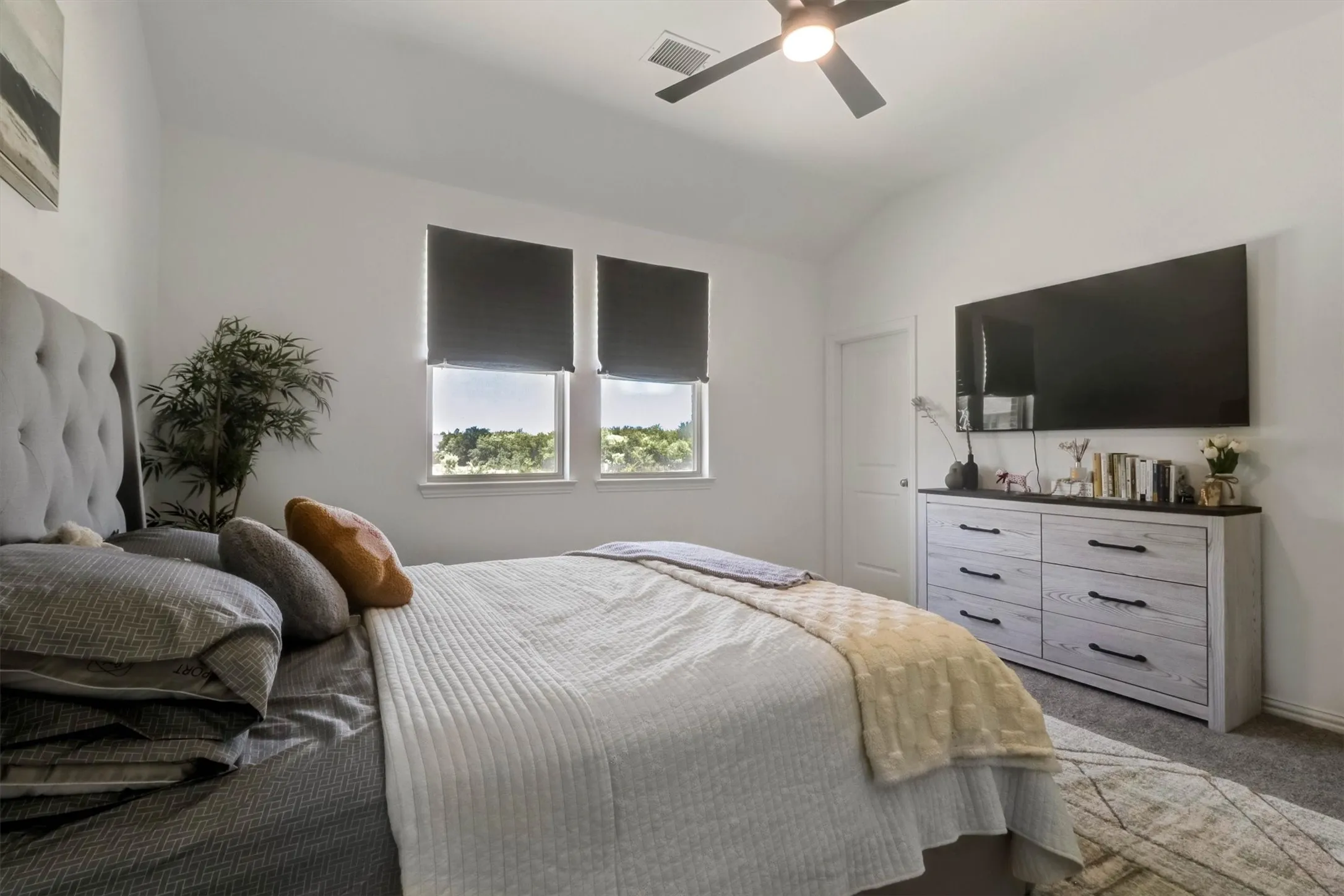 Townhouse For Rent in Dallas County , 7031 Cedar Creek Drive, Grand Prairie, Texas 75054, 2 Bedroom, 3 Bathroom, 2 Garage spaces, 1,561 Sqft, built in 2024, mls#21356897, Real Estate Agent in Grand Prairie, Homes For Rent in Dallas county, Homes For Rent in Grand Prairie, Realtor in Grand Prairie Texas, Real Estate Brokerage Independent Realty Texas, Luminita Cordes Realtor